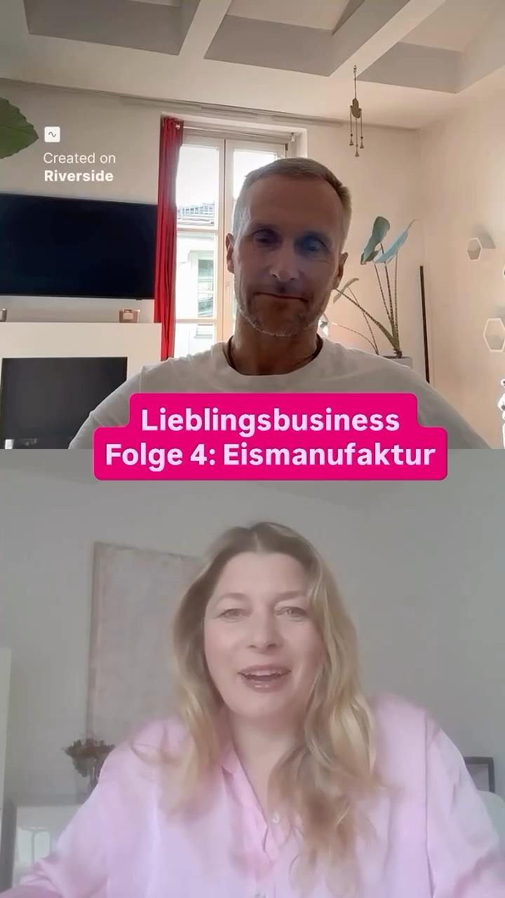🎙️ Neue Folge Lieblingsbusiness mit Jörg Ellmer…
Diese Folge ist ein bisschen anders als sonst. Normalerweise spreche ich hier mit Unternehmerinnen – heute sitzt mir Jörg gegenüber, der Inhaber von California Pops aus Ludwigsfelde.
Und wir sprechen nicht einfach nur über Eis.
Sondern über das, was dahinter steckt: Eine Idee, die nicht als großer Businessplan gestartet ist, sondern eher aus einem Gefühl heraus. Aus Ausprobieren. Aus „mal schauen, was passiert“.
Es geht um diesen Moment, in dem man merkt: Da könnte mehr draus werden.
Und gleichzeitig um die Realität dahinter – Entscheidungen treffen, Verantwortung tragen, Dinge lösen, die man am Anfang noch gar nicht auf dem Schirm hatte.
Wir sprechen darüber, wie sich Selbständigkeit wirklich anfühlt.
Nicht nur die schönen Seiten, sondern auch die Phasen, in denen es unklar ist, anstrengend wird oder man sich fragt, ob man auf dem richtigen Weg ist.
Und genau darin liegt irgendwie auch die Stärke dieser Folge.
Weil sie zeigt, dass ein Business nicht perfekt starten muss.
Und dass viele Wege sich erst beim Gehen ergeben.
Am Ende bleibt die Frage:
Was macht ein Business eigentlich zu einem Lieblingsbusiness?
Vielleicht ist es gar nicht das Produkt.
Sondern das Gefühl, etwas Eigenes zu schaffen – auf die eigene Art.
Die ganze Folge findest du in der Bio.
#lieblingsbusiness #podcast #selbständigkeit #unternehmertum ehrlich businessaufbau gründung behindthebusiness