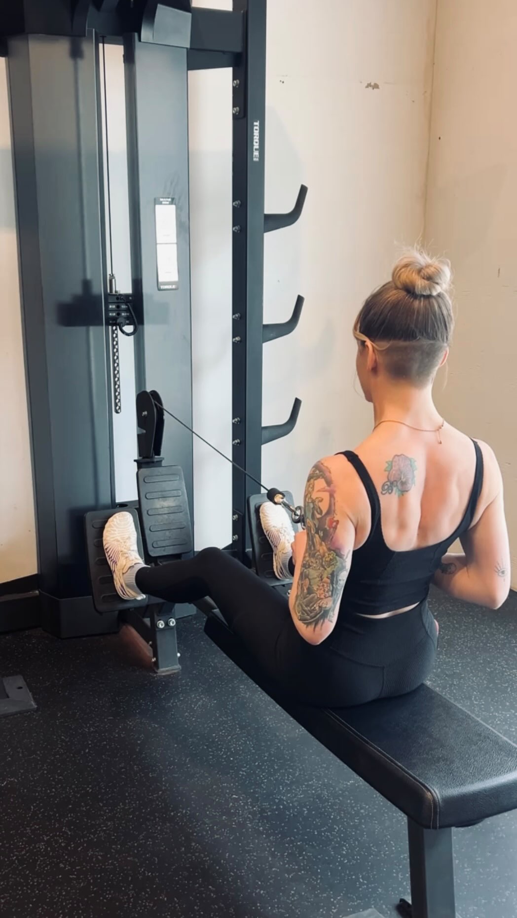 The best thing I ever did for my health and wellness, was shift my focus from how my body looks, to how my mind and body feel.
My goal as an anti-diet personal trainer is to help you do the same. Move your body in ways that make you feel stronger, experience less pain, and supports you feeling your best as you perform the activities of your daily life.
I want exercise to be a source of joy and empowerment, not a source of stress or anxiety.
What would change for you if you focused more on how your body feels instead of how it looks?
#joyfulmovement #antidietpersonaltrainer #fuctionalfitness