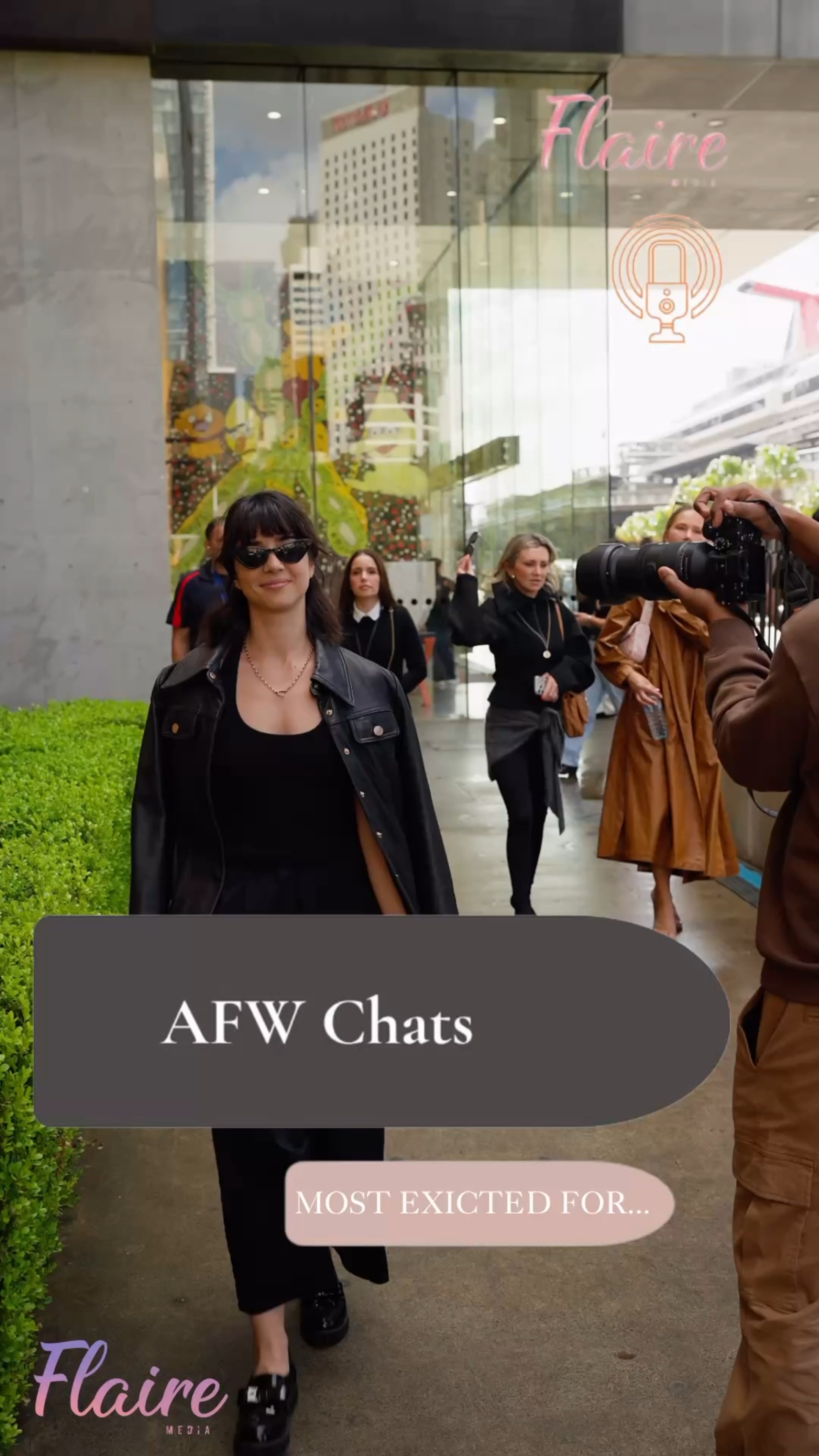 ✨ AFW Day 1 and the fashion crowd came ready with style tips, trend predictions, and bold opinions. Flaire hit the ground chatting to fashionistas, creatives, and industry insiders to hear what they are excited about 👠🔥 @flairezine @afcaustralianfashionweek @mca_australia @tea_cozzuol @rosi.on10 @priscillacorteseofficial_ @uagentertainmentofficial @vivek.dasgupta