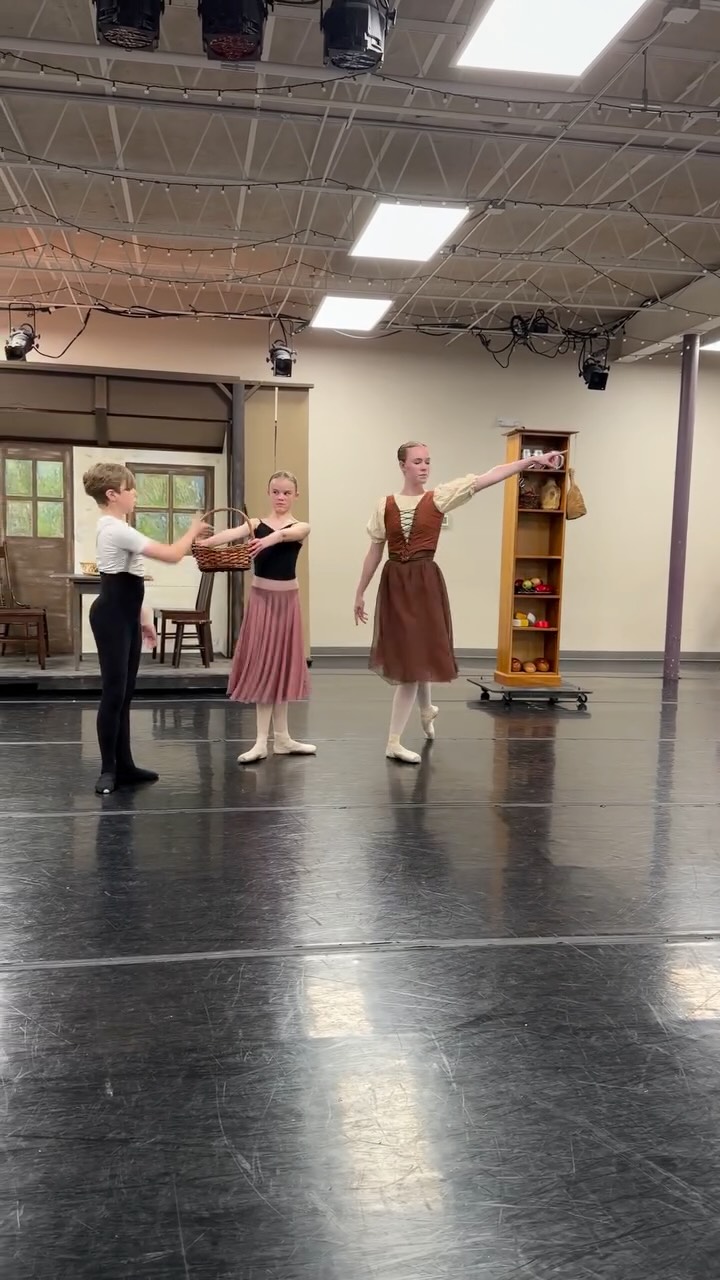 Tomorrow, the adventure begins… 🌲🍭
Join Hansel and Gretel on their journey through the woods and experience all they encounter together as their story unfolds on stage!
🎟️ Tickets still available using the 🔗 in bio or at https://www.littletonballetacademy.org/hanselandgretelballet
👧 Grace Germeroth
👦 Owen Plenk
👩🏼 Isabel Smyth
#hanselandgretel #hanselandgretelballet #lybproduction #lybdancers #ticketsstillavailable