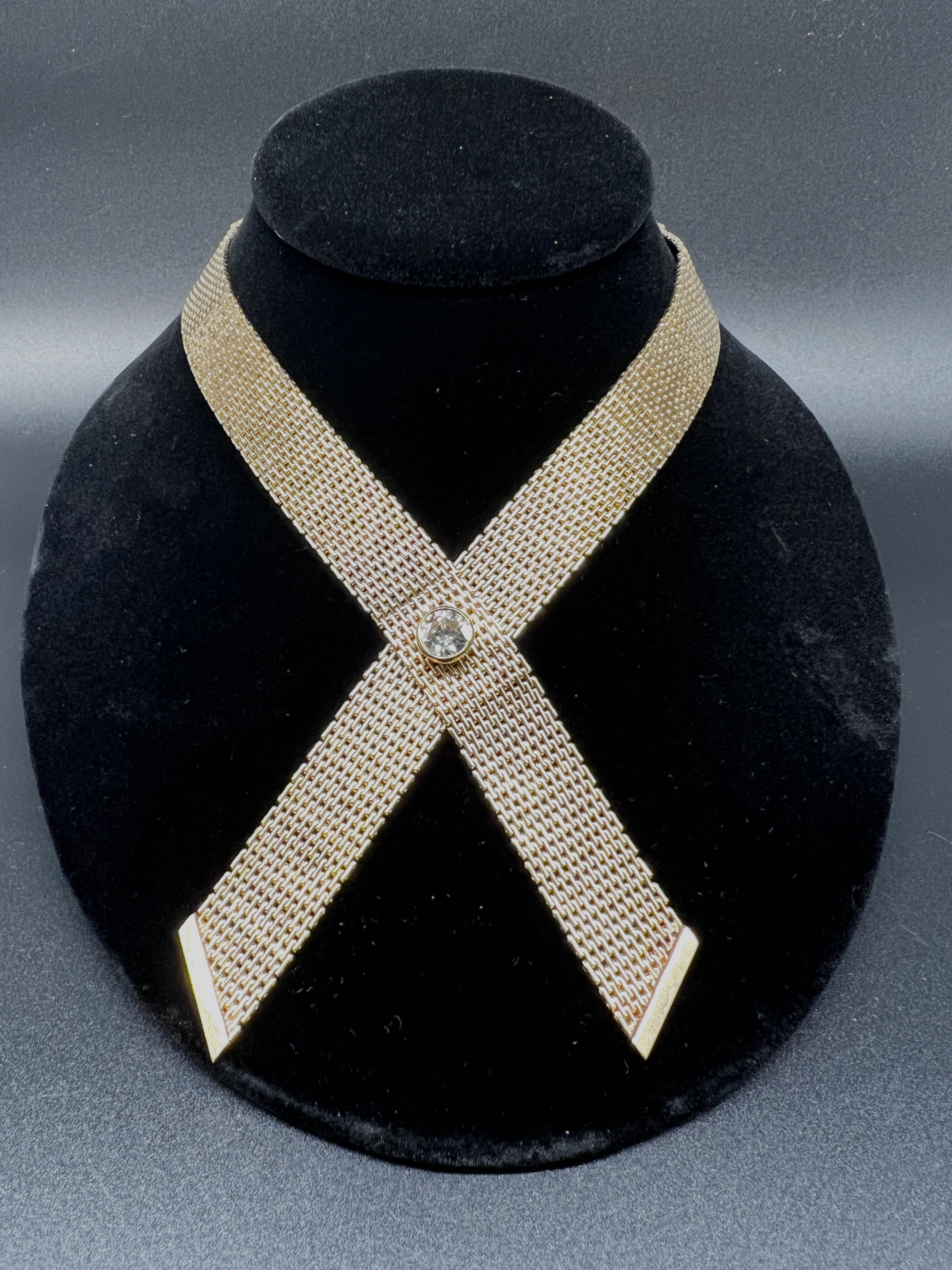 Vintage Cartier, circa 1950.
An extraordinary woven gold lariat necklace in 14k yellow gold, hand assembled and finished, centred by an approximately 2.05 carat natural diamond.
Signed Cartier and numbered.
With its fluid mesh construction and substantial gold weight of 123.3 grams, the piece embodies the quiet sophistication of mid-century Cartier design.
Available for viewing by private appointment only.
#VintageCartier
#CartierVintage
#LuxuryJewelry
#StatementJewelry
#FineJewelry