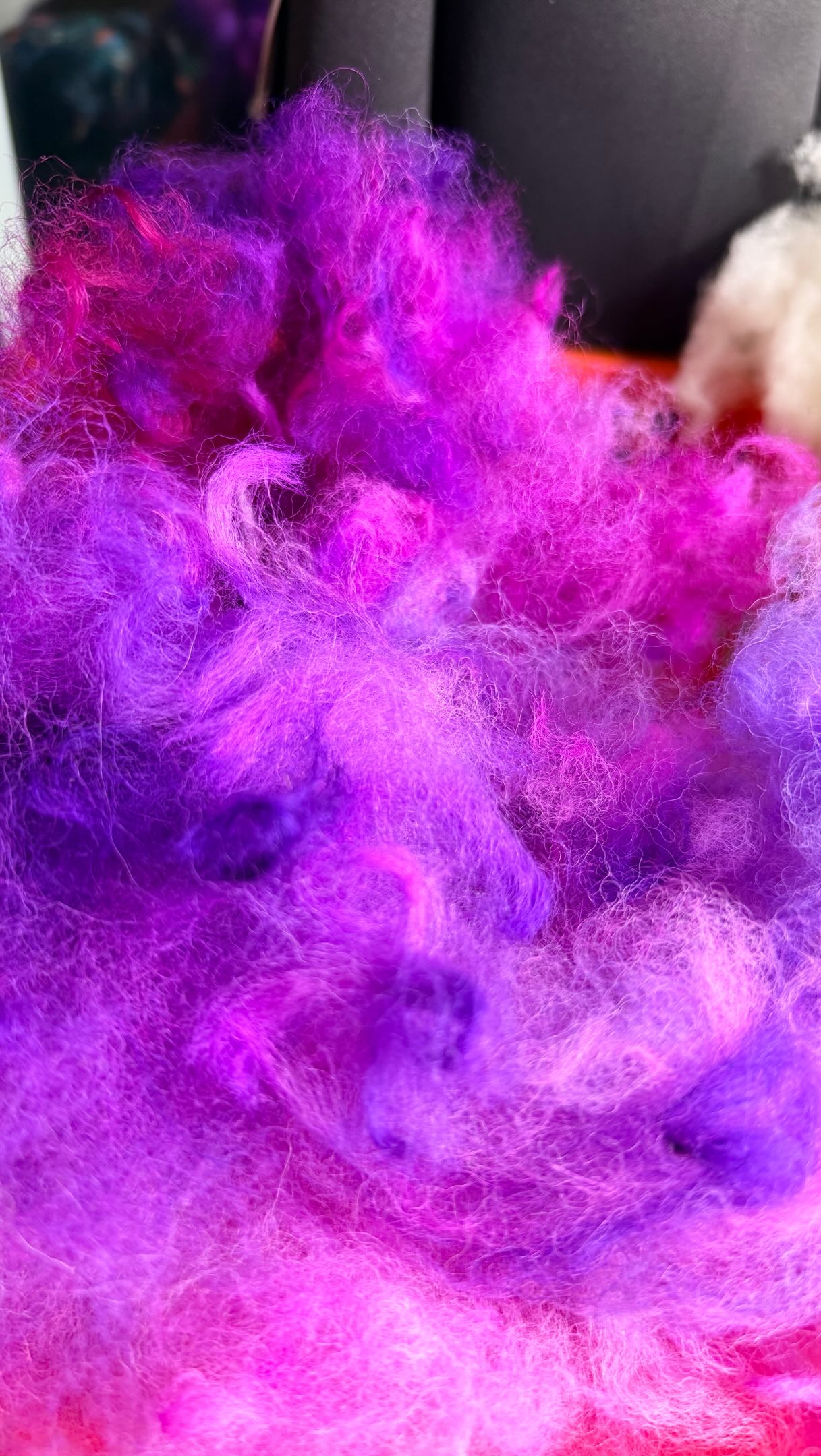 Running Alpaca through the picker is probably one of my favorite fibers… especially if it’s dyed it’s just soft heavenly clouds of colorful JOY 🤩 💜🩷💙💚❤️🧡💛
#Fiber #handspun #indiedyedyarn #yarn #alpaca