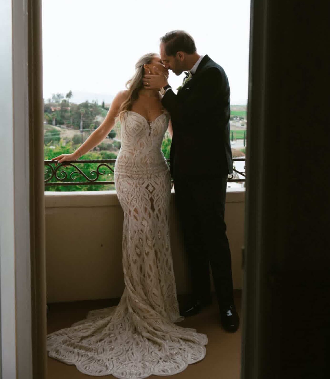 A moment this beautiful deserves to be remembered forever 🤍
We’re so happy to celebrate this sweet chapter with our beautiful bride @iamtaylorcarr. Wishing you a lifetime filled with love, joy, and unforgettable memories.
Thank you for letting us be a part of your day.
Photo by @afterglow.imagery
#cherieamorbridal
#realbride
#weddingday
#laceweddingdress
#bridalinspiration
