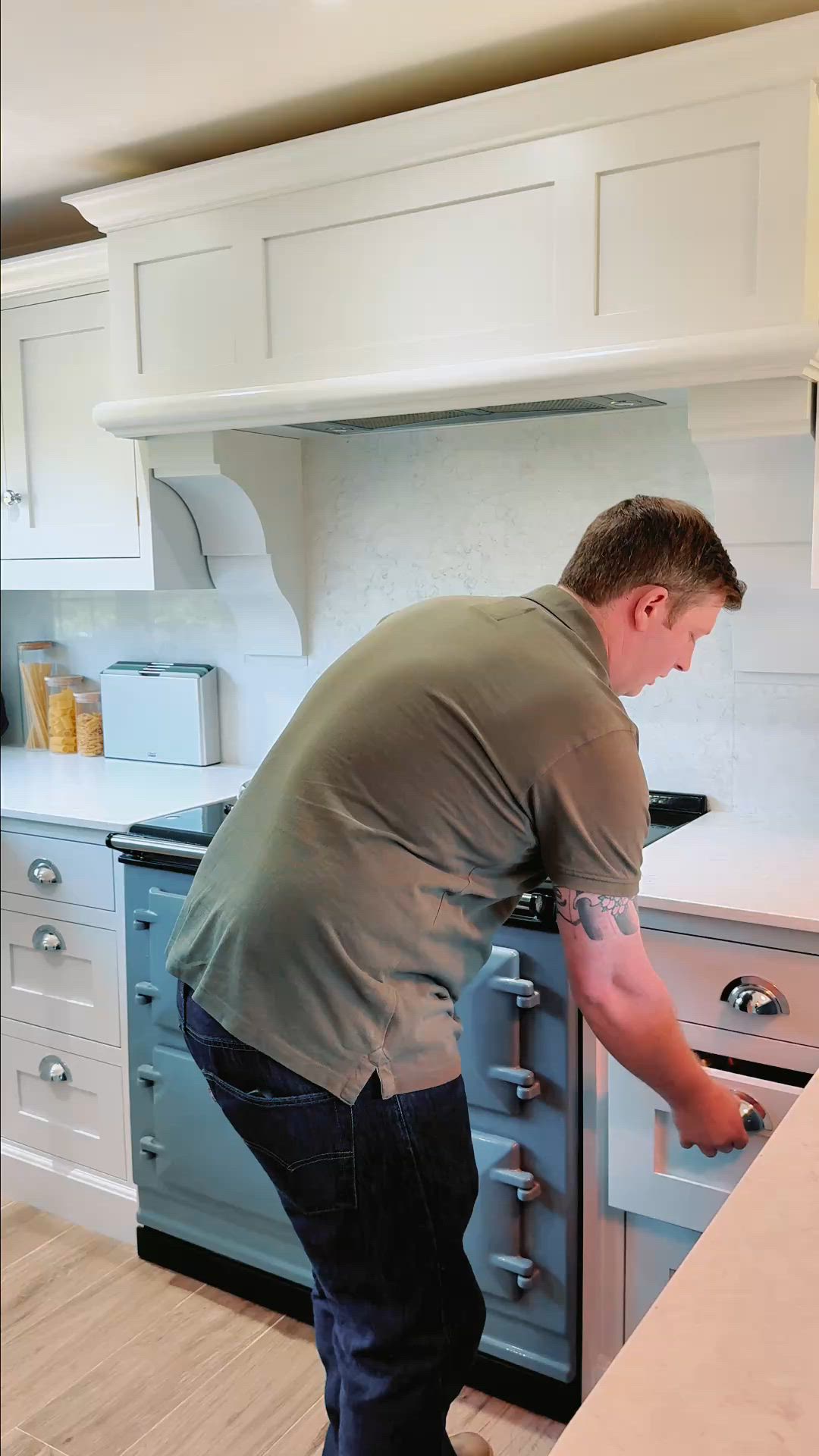 Cooking on an @aga_cookers AGA cast iron range cooker is a completely different experience from a conventional stove. Rather than using harsh direct heat, the cast iron absorbs and stores heat before releasing it gently and evenly throughout the cooker. This radiant heat creates a softer way of cooking. #BespokeDesign #KitchenInspo #InteriorDesign #ModernLiving