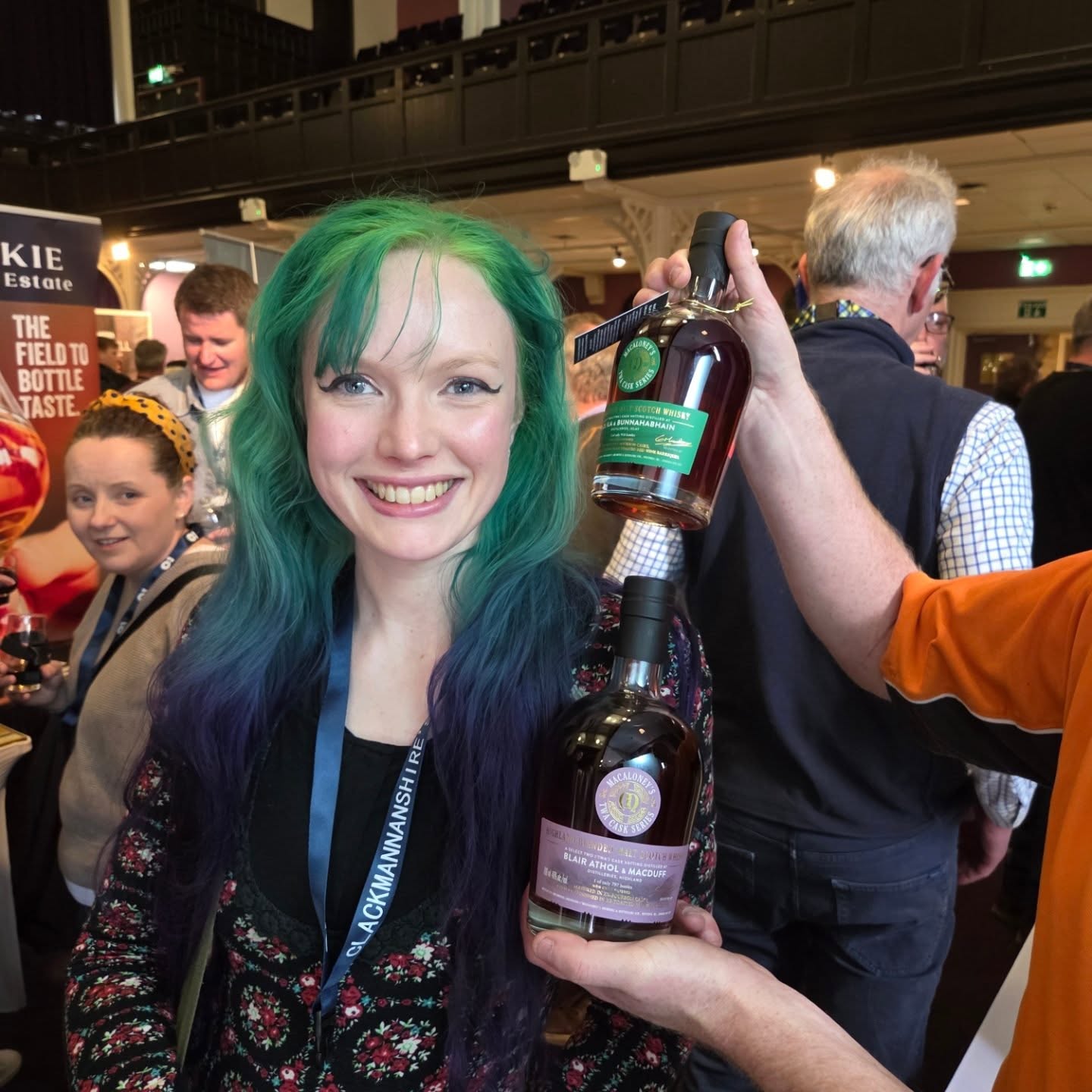 Has to be the best instagram pic of the Day, Ash, all the way from Australia is such a fan of @twa_casks , died her hair to match our legacy bottles. Islay green and Highland purple. Thanks for visiting us on Saturday at the amazing @slanjeventswhiskyfestivals in Clackmannanshire.