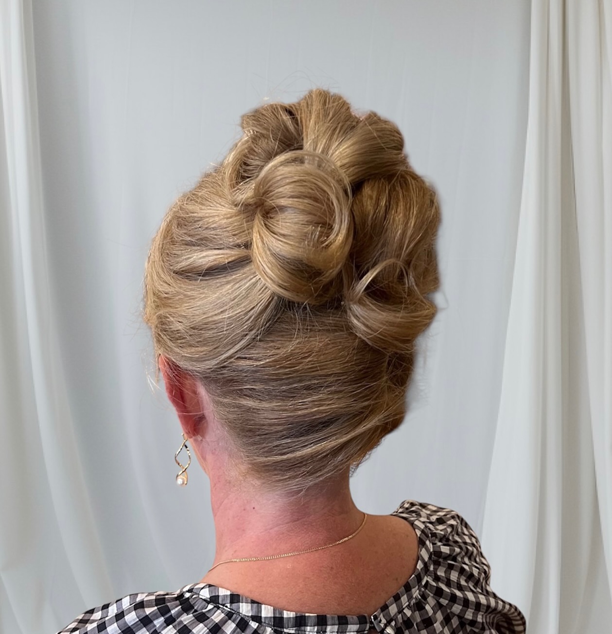 Timeless elegance with a modern French twist ✨ Perfectly polished for the mother of the bride. 🤍
•
•
•
•
#bridalhair #bridehairstyle #weddinghair #bridetobe #bridehairdo #updo #eventshair #weddinghair #eventshairstyle
#bridalhair #bridehairstyle #bridehairtrial #weddinghair #bridehairdo #weddinghairstyle #updo #hairstyles #halfuphair #londonwedding #londonbride #londonhair #bexleyhair #londonbridalhair #bexleybride #bride #kentbridalhair #kentweddinghair #londonweddinghair #halfuphairstyle #kentbridalhair
#kentweddinghair #kentbridalhairstylist #kentweddinghairstylist #weddinghairideas #weddingideas #bridalhairideas #londonbridalhair #londonbridalhairstylist #londonwedding