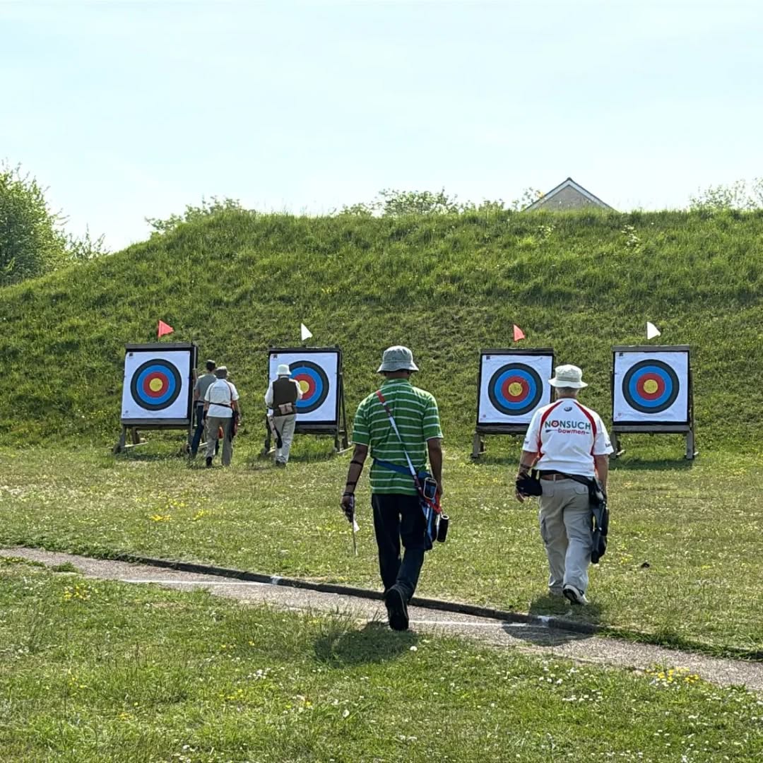 Another very busy weekend for our archers, with 3 competitions! Congratulations and thank you to everyone who shot at our club competition for the Nonsuch Trophy, it was great to see so many people joining in for their first all day shoot.
A super special congratulations to Paul, who placed third in the first stage of the Surrey Novice tour, and his first external competition, it's great to see your hard work pay off as you continue to improve
And we'll done to @emilythearcher who competed in her first JAS stage up at @deer_park_archers, a greta effort competing against some of GBs archers.
#competition #archerycompetition #juniors #seniorarcher @archerygbofficial #busy