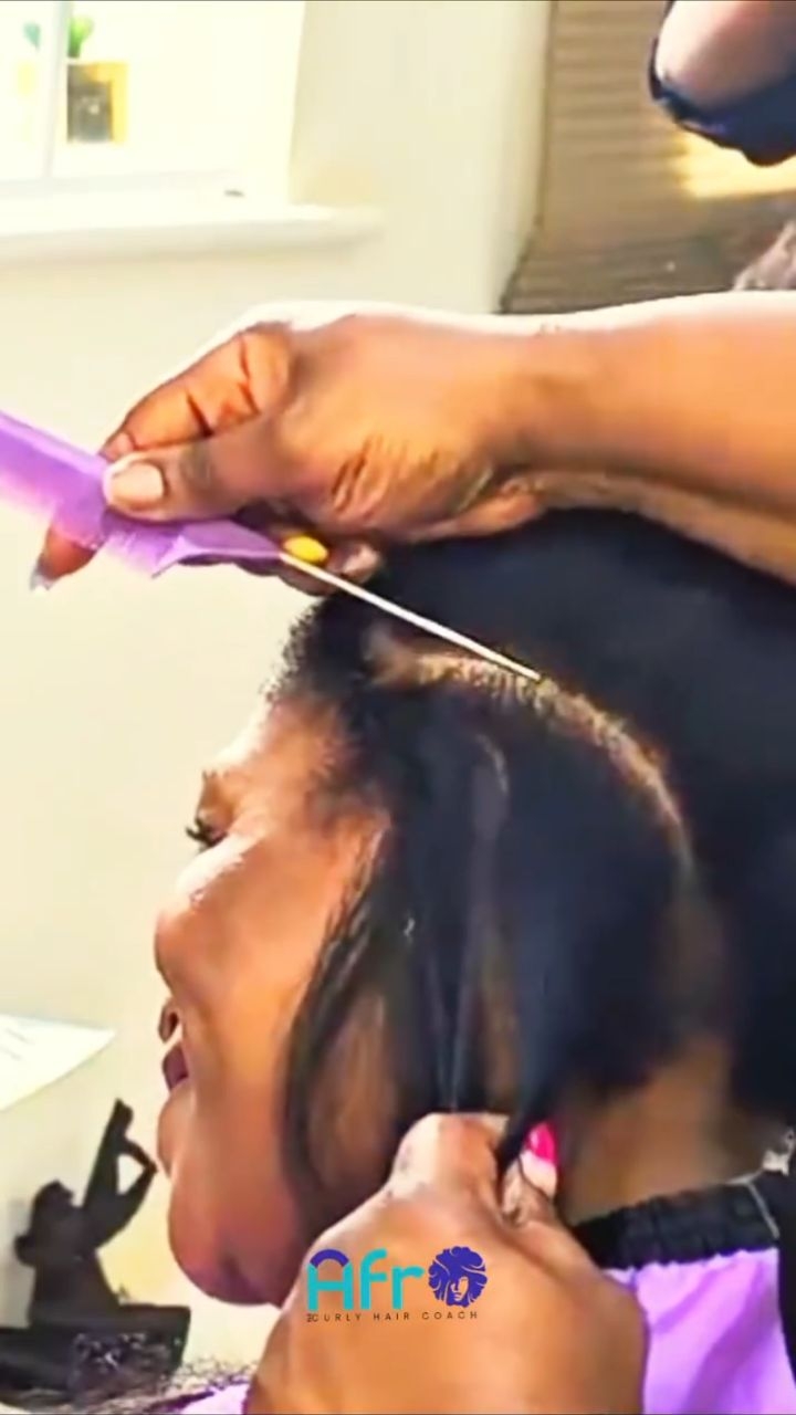 Thick natural hair doesn’t have to feel bulky in crochet installs 🙅🏾♀️✨
In this video, I’m showing you exactly how to make dense, full hair lay flat — with no bulk, no tension, and techniques that actually respect your crown 💛
From prepping the hair to reducing volume and creating a comfortable base, this method supports healthy installs + length retention 🌿✨
Plus, you’ll see a student try the same technique in real time 🎓👐🏾
If you want smoother installs and happier hair, start here 💫
🔗 Free Crown Clarity Score in bio
🔗 Crown Clarity Collective
#ThickNaturalHair #CrochetBraids #LowManipulation #Type4Hair #HairEducation NaturalHairUK
---