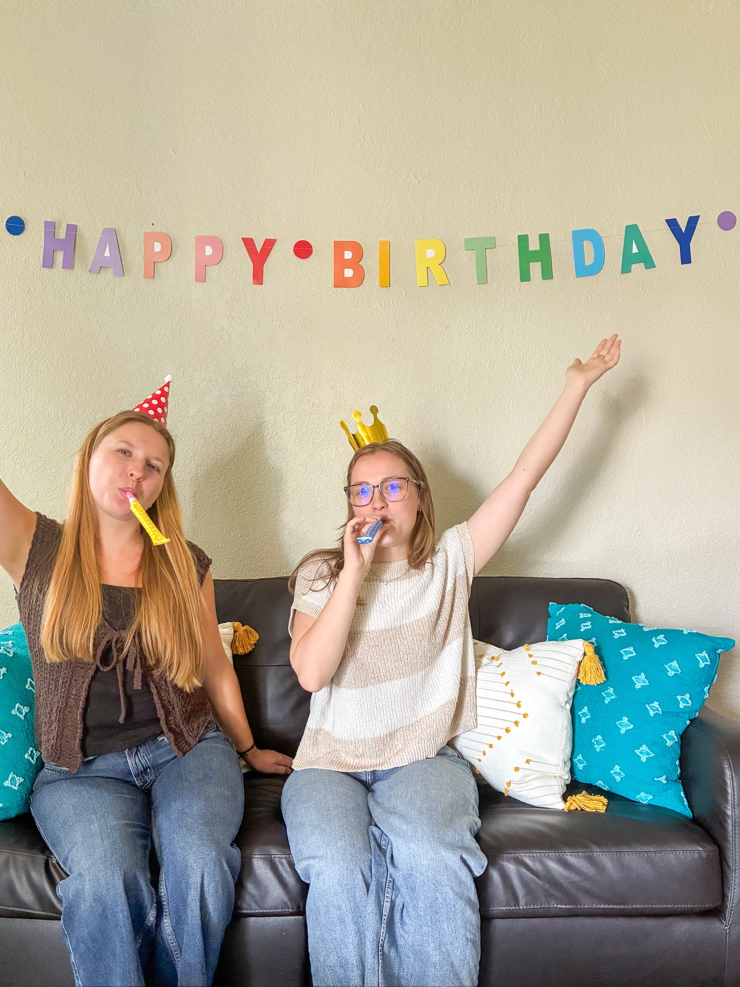 🎈 HBD, May Crew!
New month, new reasons to celebrate. Wishing all our May residents a day as iconic as they are.
Enjoy your day! 🎊
#CollegeTownCommunities #LiveWithin #collegetownusf #usf #tampa