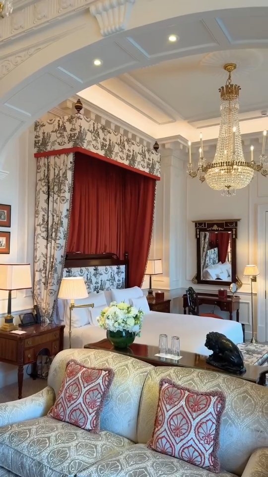 Where Regency spirit meets contemporary glamour
Stay three consecutive nights at @the_lanesborough and enjoy complimentary fourth night
Just steps from the hotel, Hyde Park offers the perfect setting for a relaxed stroll, while the elegant boutiques and iconic department stores of Knightsbridge are all within easy reach
⠀
Back at the hotel, you can enjoy a selection of refined dining and bar experiences, including contemporary British cuisine at The Lanesborough Grill, along with complimentary access to The Lanesborough Club & Spa
⠀
➡️ Get in touch with our Luxury Travel Specialists on +44 746 786 23 53 | reservations@serenitymiles.com