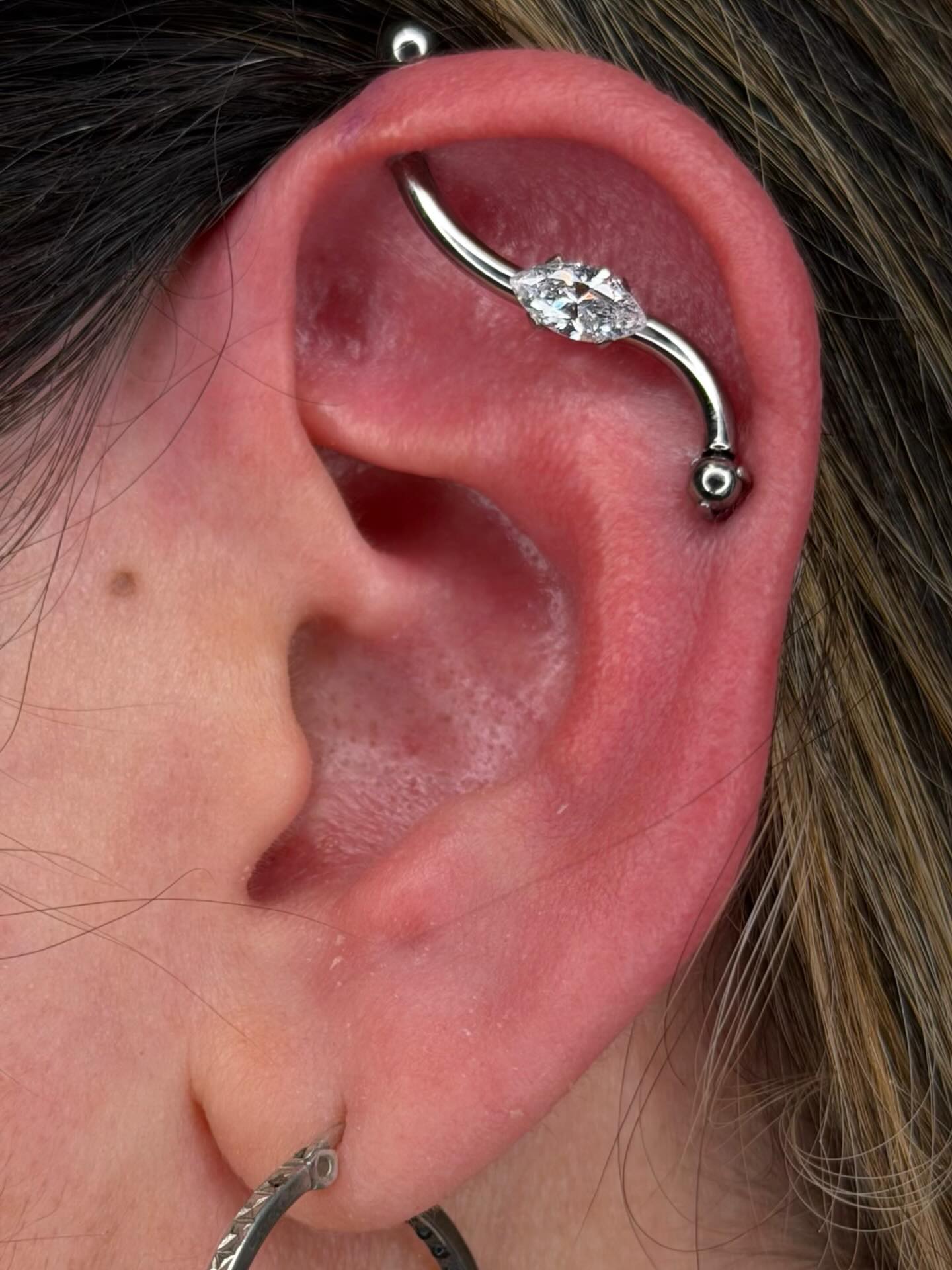 Custom Industrial Piercing by @piercingbyroy
White Cz Marquise end ✨
#staytruebodypiercing
#safepiercing
#appmember