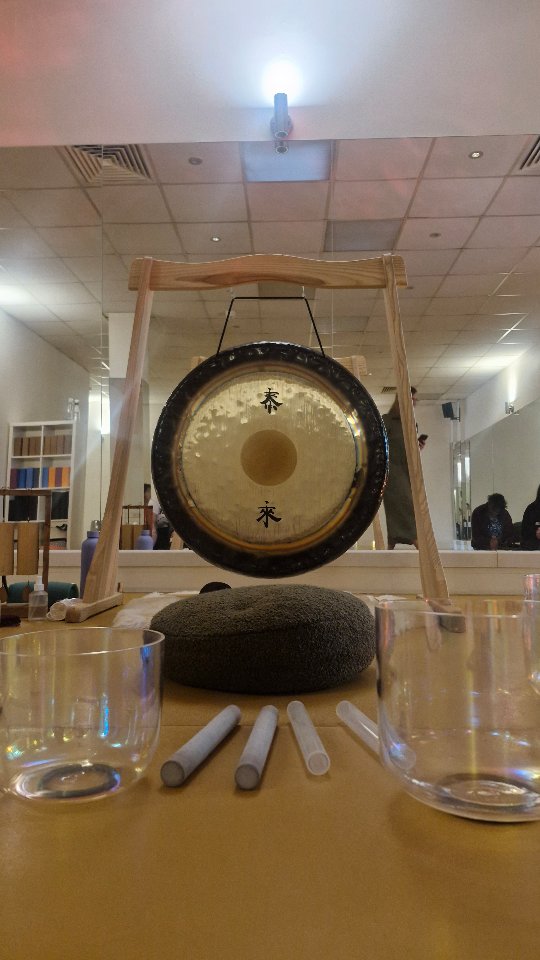Relaxing Gong Bath with @gong.away , beautiful way to calm your mind and body ✨️ thank you Klaudija
#weekend #gongbath #meditation #stalbans