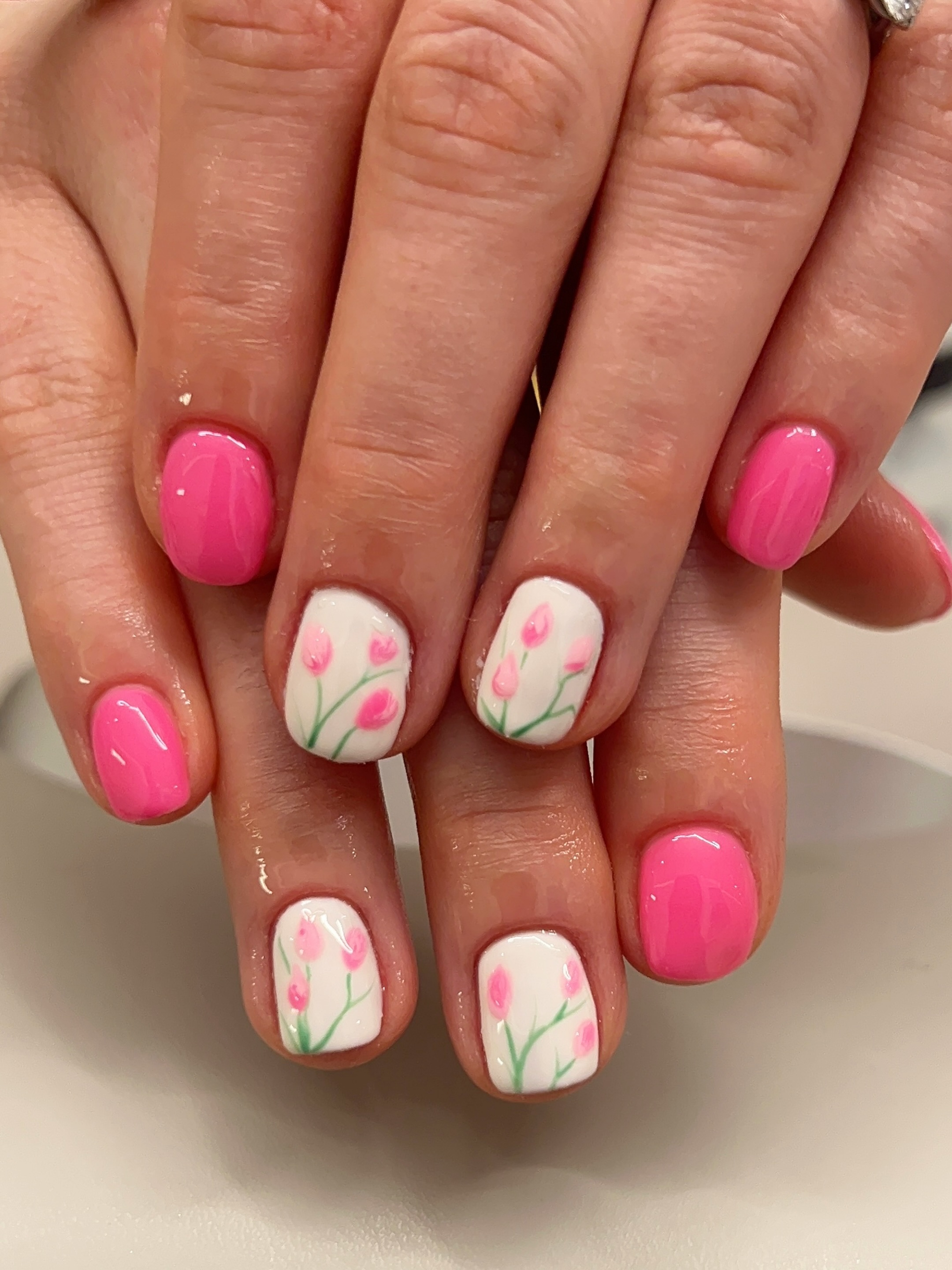 Spring/summer nails lately ☁️✨
Soft shades, glossy finishes & sets made for golden hour plans.
#TheGlowBarLDN #SpringNails #SummerNails #BIABNails #GelNailsLondon