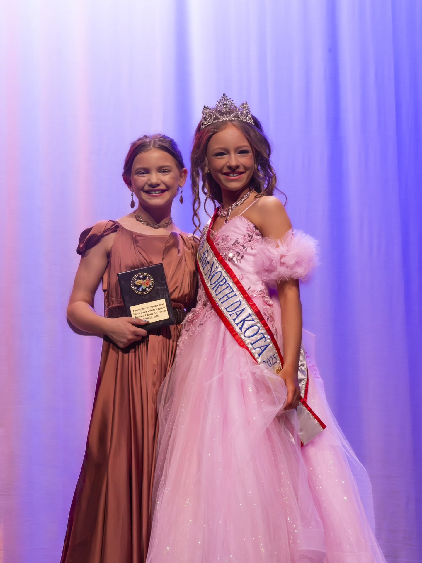 @aspenmarie_photography captured our award winners so beautifully!
Congratulations again to the Overall Onstage Question Award Winner and Directors' Choice Activewear Winner π, Zoey Sveen!
We're so proud of you!
#activewear.#WeAreFamily
#Forevermorley
@zoey_sveen_nd