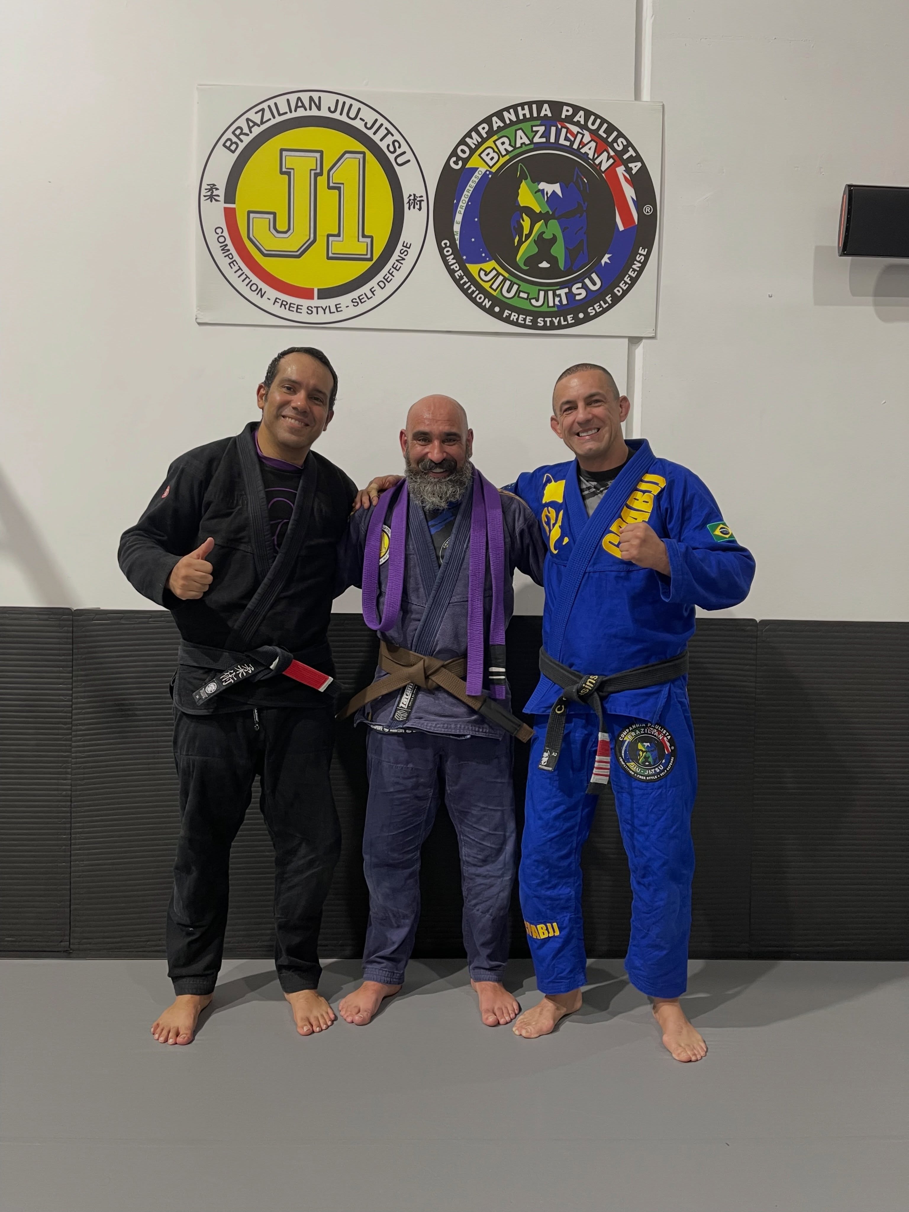 Today Big Congratulations to the Daniel @daniel_muse76 Brown belt added to the journey.
A great example of what happens when you keep turning up, trust the process, and stay committed year after year. Progress like this doesn’t happen overnight, it’s built session by session, round by round.
Well deserved, keep it going! #brownbeltbjj #jiujitsu4life #beltpromotion #just1bjj #cpabjj_altonameadows @cpabjj