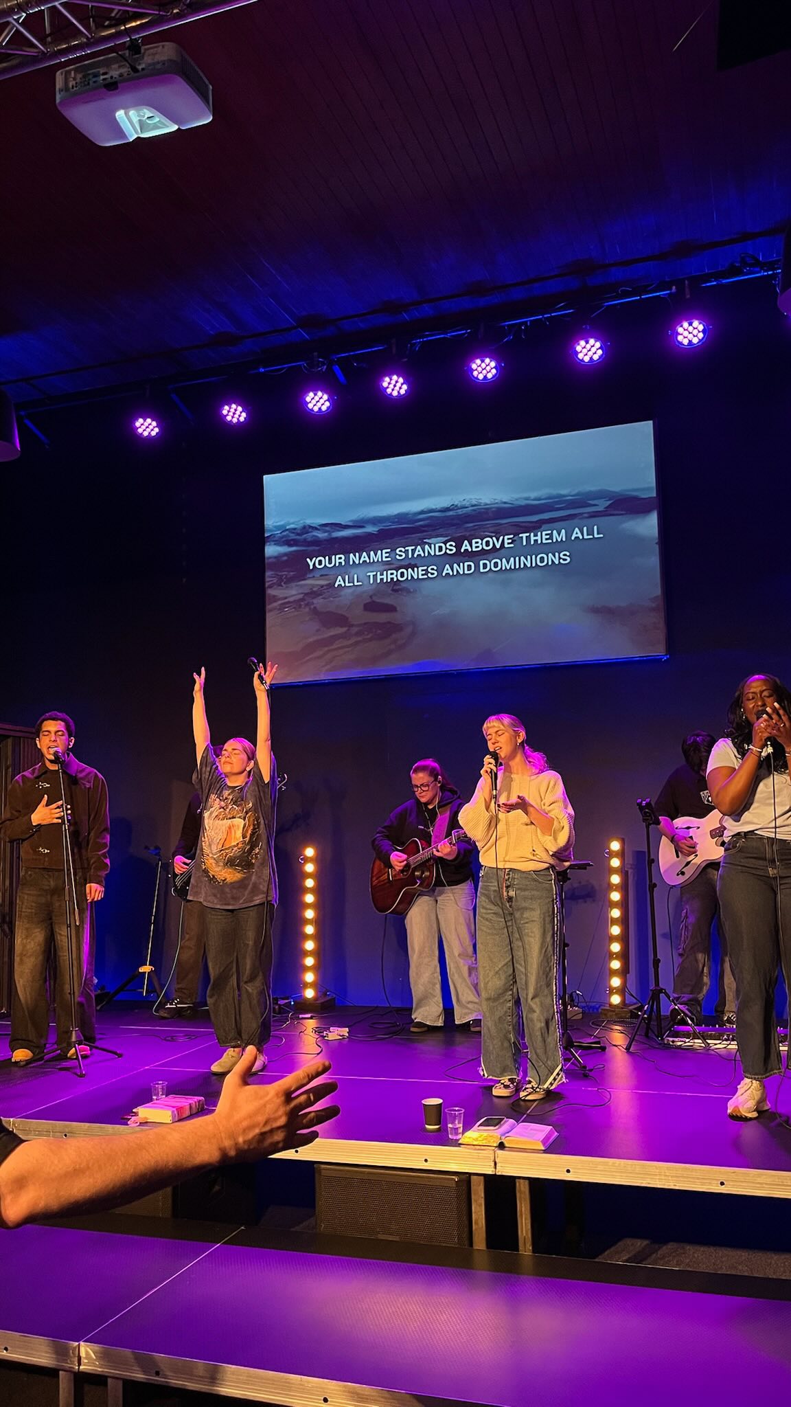 I raise a hallelujah!
#upperroom #worship #church