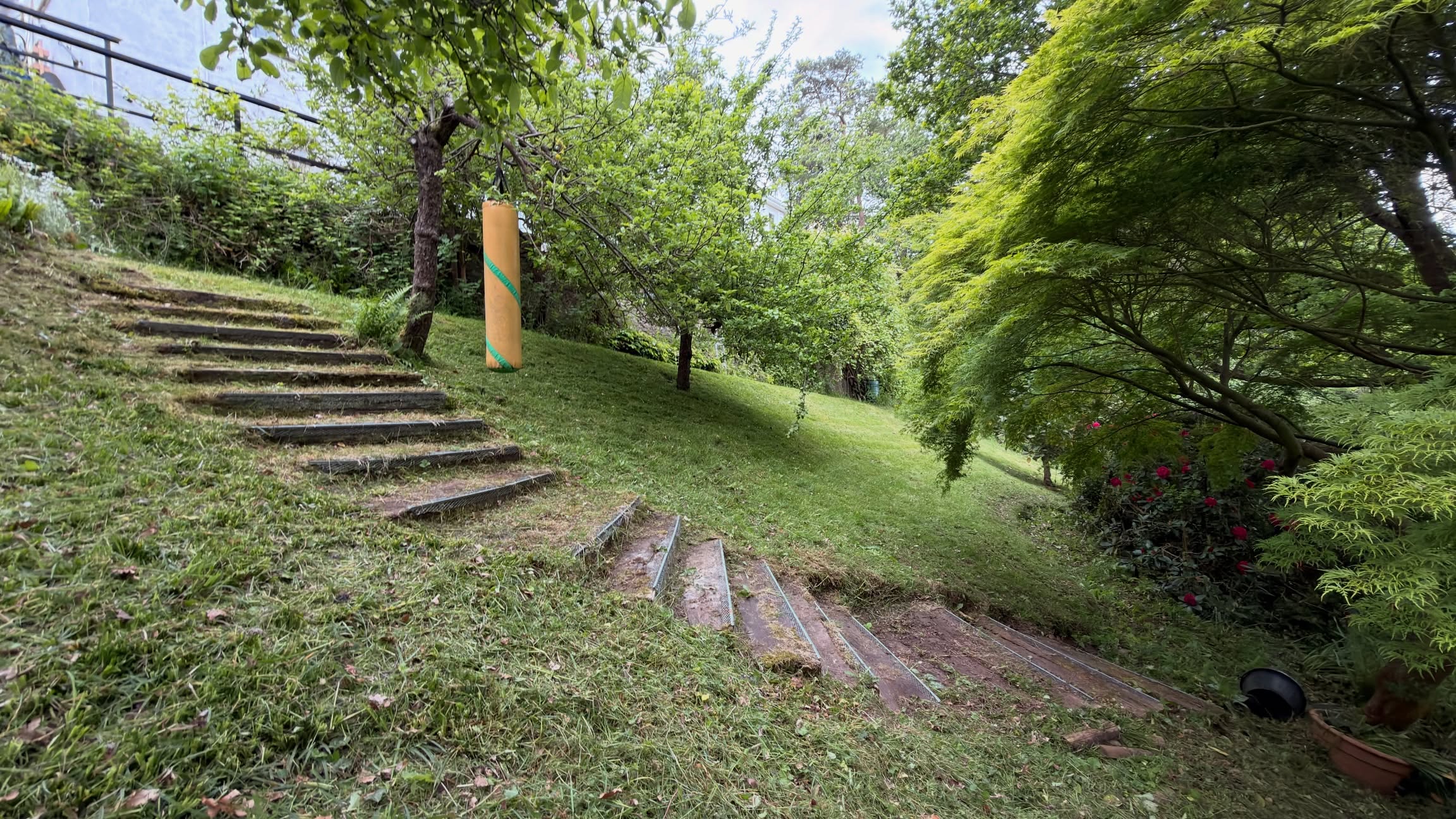 This was our very first visit to a new grass cutting contract 🌱✂️
A bit of a challenging one too! 👀 This area sits on a steep bank, making it quite awkward in places, but it was well overdue a good haircut 🌿💪
We started by strimming everything back to get the overgrowth under control, followed by several cuts with the mower to bring the whole area down gradually and safely 👌 On steep banks like this, taking your time and using the right approach is key to getting a clean, even finish while keeping everything safe and tidy.
The transformation already looks great 🙌 and the best part is we’ll now be returning every 2 weeks to keep on top of it and maintain that neat, professional look all season long ☀️🌱
Regular maintenance makes all the difference — especially on areas that can quickly get out of control during growing season 🌿
Need help with difficult lawns, banks, or regular grass cutting? Get in touch 👇
M.J.B Group Ltd
Tree & Garden
📱 01225 - 941139
📧 info@mjbgroup.co.uk
💻 www.mjbgroup.co.uk
#grasscutting #gardenmaintenance #lawncare #landscapinguk #groundsmaintenanc