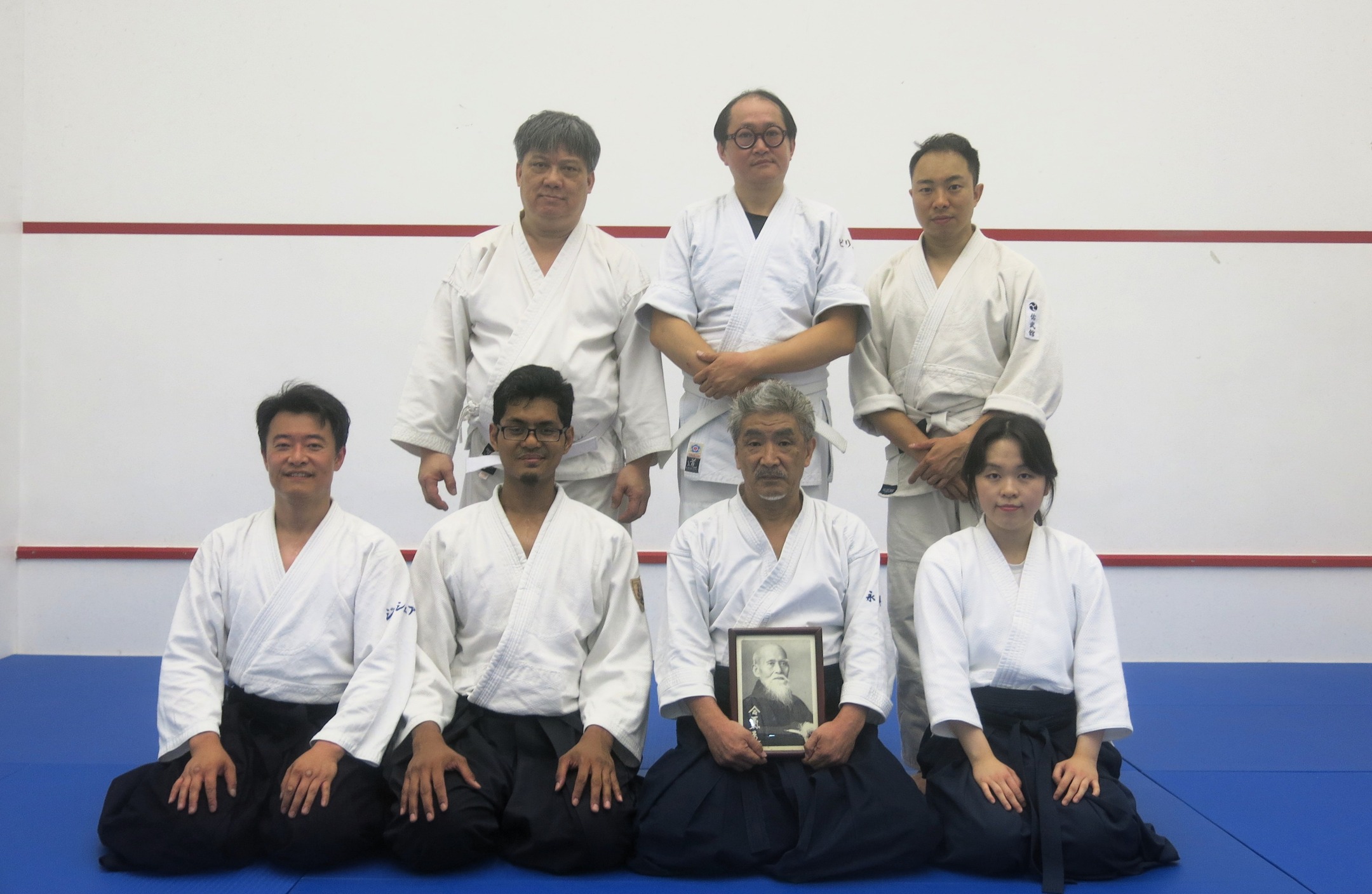 Monday training session.
Mr. Abdul Aziz from Singapore visit us.
It was a small group practice session on Monday, but it was fun.