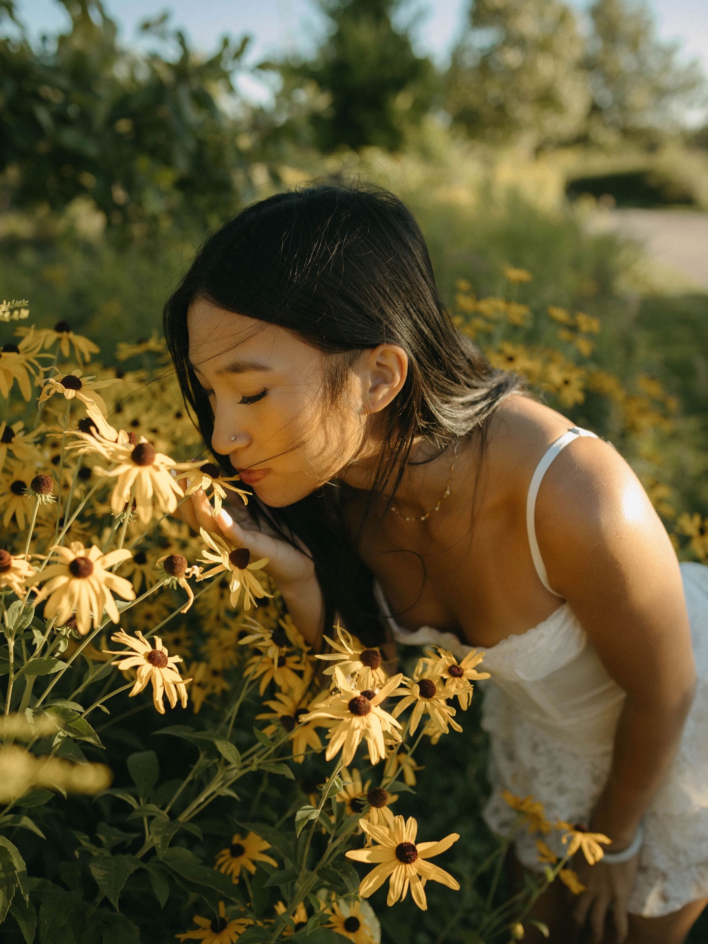 2027 senior photos season is officially HERE!!
I love, love capturing seniors in their element.
I often get parents reaching out asking when it’s time to book… the summer going into their senior year is the perfect time & I encourage them not to wait! Summer is busy for both families & photographers.