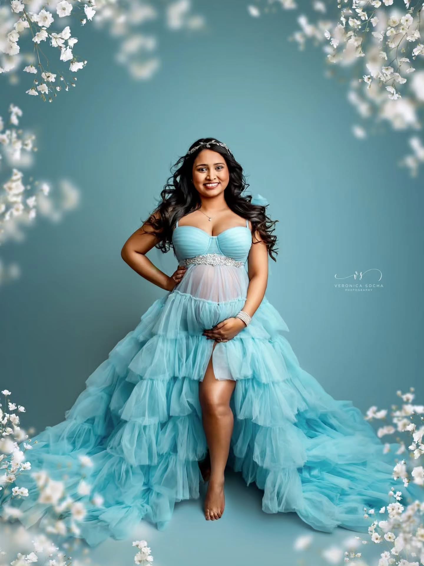 A little moment of magic before motherhood begins ✨🤍
Daisy absolutely glowing during her maternity session in the most dreamy shades of soft blue… and honestly, she looked like she stepped straight out of a fairytale 🌸
This is why I love maternity photography so much — it’s not only about documenting a baby bump. It’s about celebrating the strength, beauty, femininity, and excitement of this incredible chapter in life.
Every expecting mum deserves to feel beautiful, confident, and truly special during her session 🤍
And creating artistic, elegant portraits like this for my clients is always such an honour.
My client wardrobe is included with every maternity session and carefully selected to create timeless, luxury-style images you will treasure forever ✨
If you are expecting and dreaming of your own magical maternity session, now is the perfect time to book. The ideal time for maternity photos is usually between 28–34 weeks when your bump is beautifully visible but you still feel comfortable enough to pose.
📍 Swindon maternity photographer | Wiltshire
📩 Message me to book your session
_________________________________________
https://www.veronicasphotography.com/contact
#SwindonPhotographer
#SwindonMaternityPhotographer
#WiltshirePhotographer
#MaternityPhotography
#MaternityPhotoshoot
PregnancyPhotography
FineArtMaternity
LuxuryMaternityPhotography
SwindonMums
WiltshireMums
MotherhoodJourney
BabyOnTheWay
