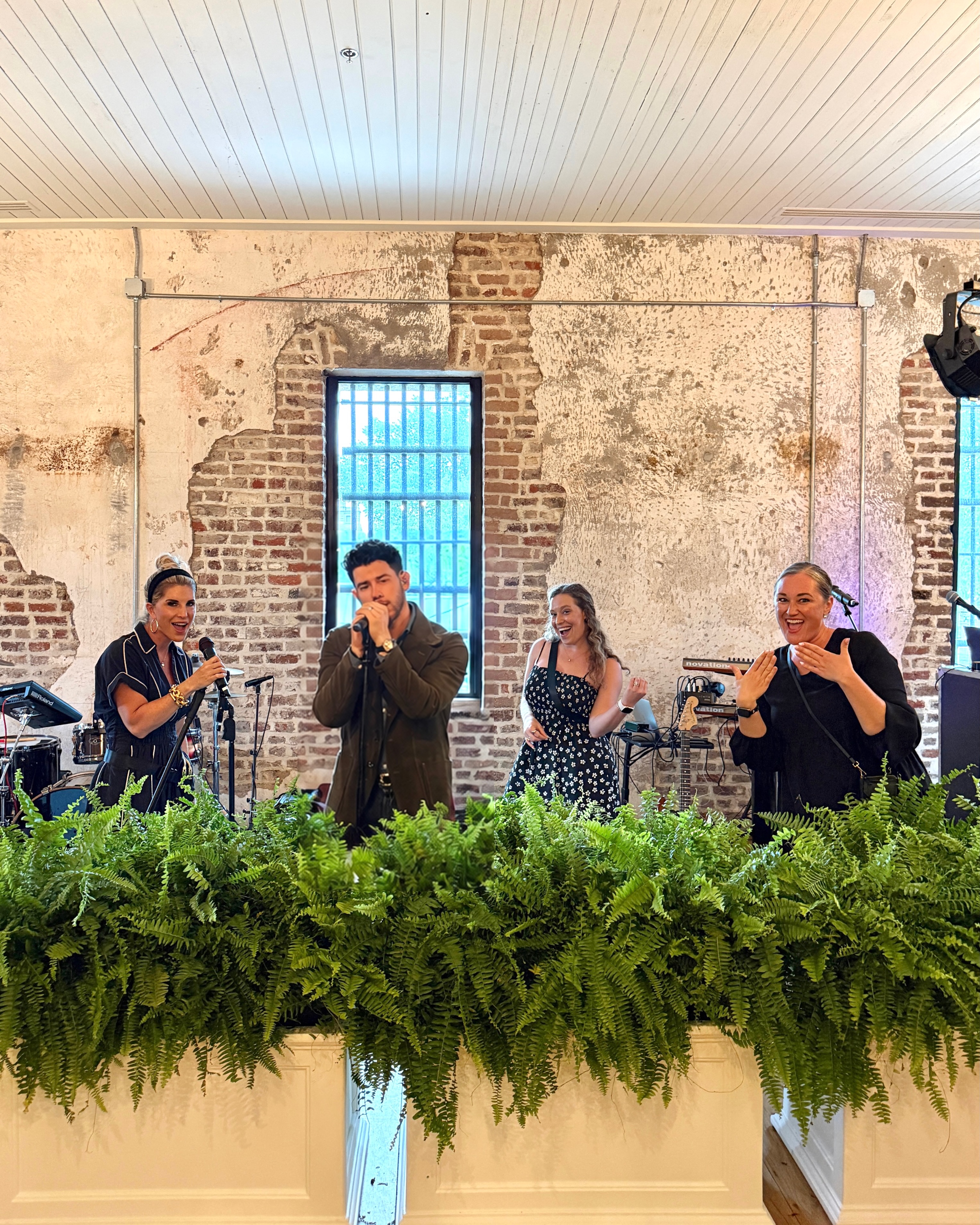 Forget the NDA, we’re posting this anyways!!! 🤭
Nick Jonas made a guest appearance at our wedding! Probably the biggest surprise we’ve ever seen happen at a Direct My Day wedding… this will for sure go down as one of our best yet. 🎤🤩