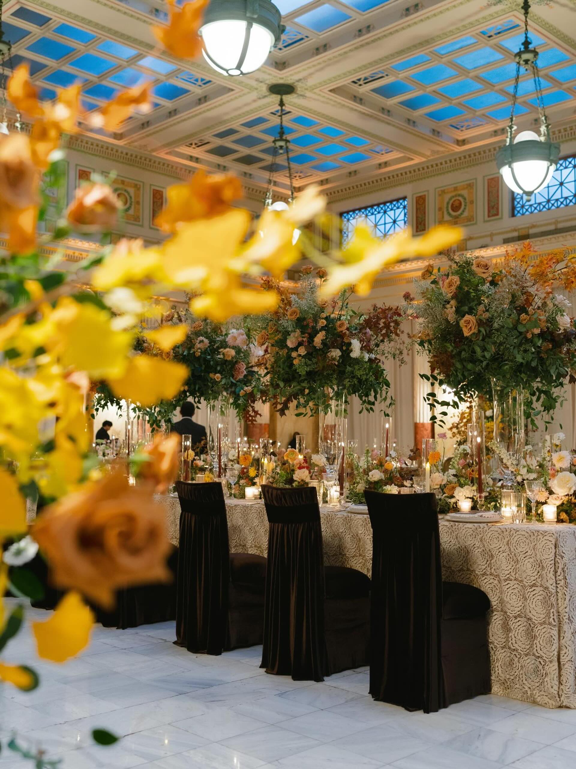 Even the florals couldn’t hide her...
✨ VERA LACE in gold, layered over a rich gold underlinen, peeking through the most lush and breathtaking arrangement. This is the linen that doesn’t need to shout. She just glows.
Explore more of our Blue Label linens at: bit.ly/PartyTables #LinkInBio
Photography: @Hanagonzalezphoto
Planning & Design: @pamelabarefoot_events
Venue: @eventsustation
Catering: @Designcuisine
Foral: @Sophiefelts
Linens: @partytables_linensanddrapery
Rentals: @Fabeventsdc, @dceventrentals & @socialsupplydesign
Lighting: @Frostlightingdc
Paper products: @hazelwoodpaperco
Photobooth: @dangoldmanevents
Oysters: @oystersxo
Ceremony + Cocktail Music: @lucyblackent
Band: @Kushnerentertainment @soundconnectionband
Wedding Social Media: @lafavemedia
Wedding Dress: @daniellefrankelstudio
Hair & Makeup: @mab.artistry
#EventDesign #WeddingDesign #WeddingLinens #EventLinens