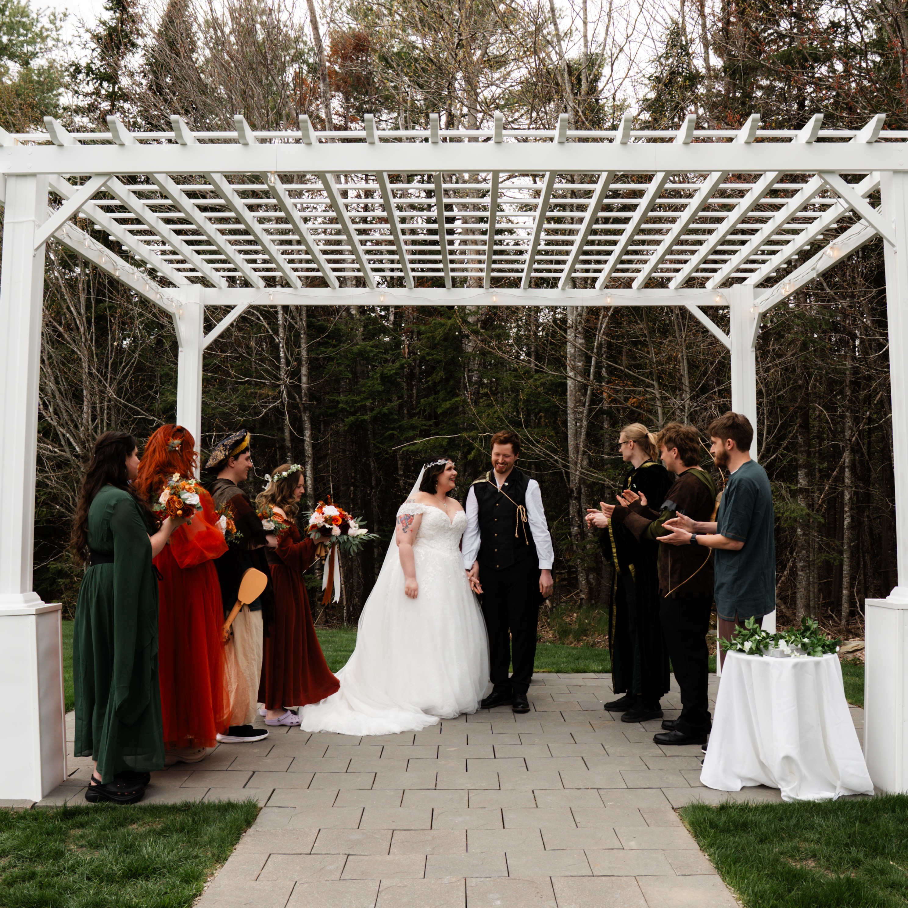 Much love to this couple!! Thank you SO much for celebrating with us, and congratulations to Mr. & Mrs. Hunter!! ✨
#weddings #maine #mainewedding #weddingvenue #engagement