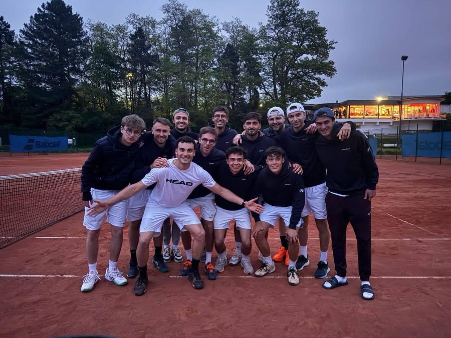 En attendant le journal des interclubs de la semaine, voici un retour en images sur les interclubs de ce week-end 🤩🔥🎾
Ps: n’hésitez pas à nous envoyer vos photos d’équipes 😉