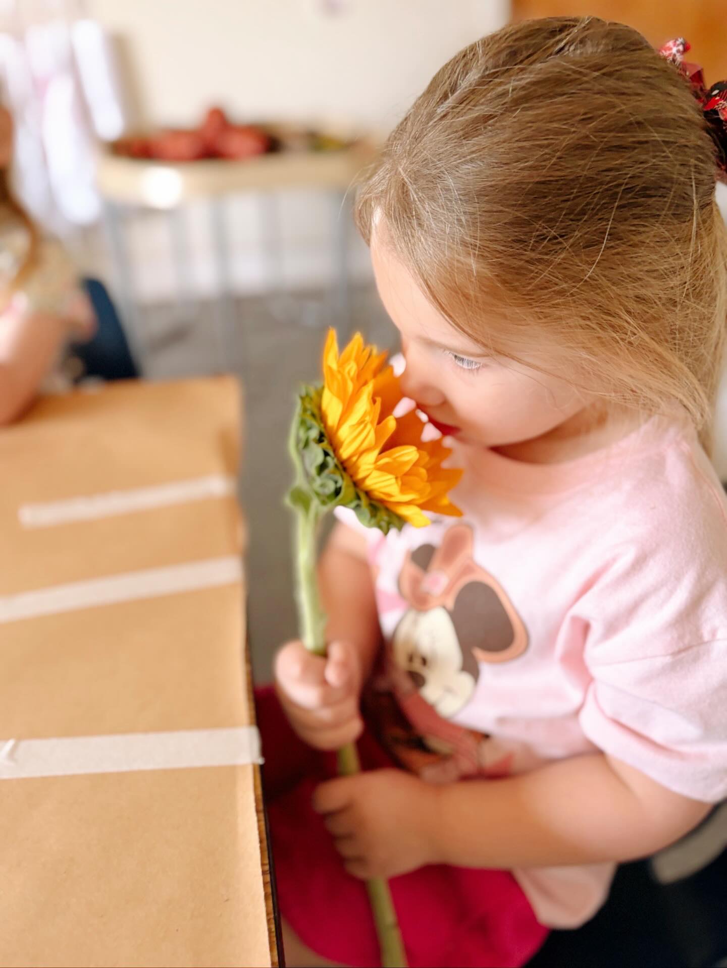 🌻🌻🌻
Step 1, Step 2, Step 3! Collaborative Master Piece in the making 🤍
•
•
#ChildDevelopment #Exploration #ChildLedCurriculum