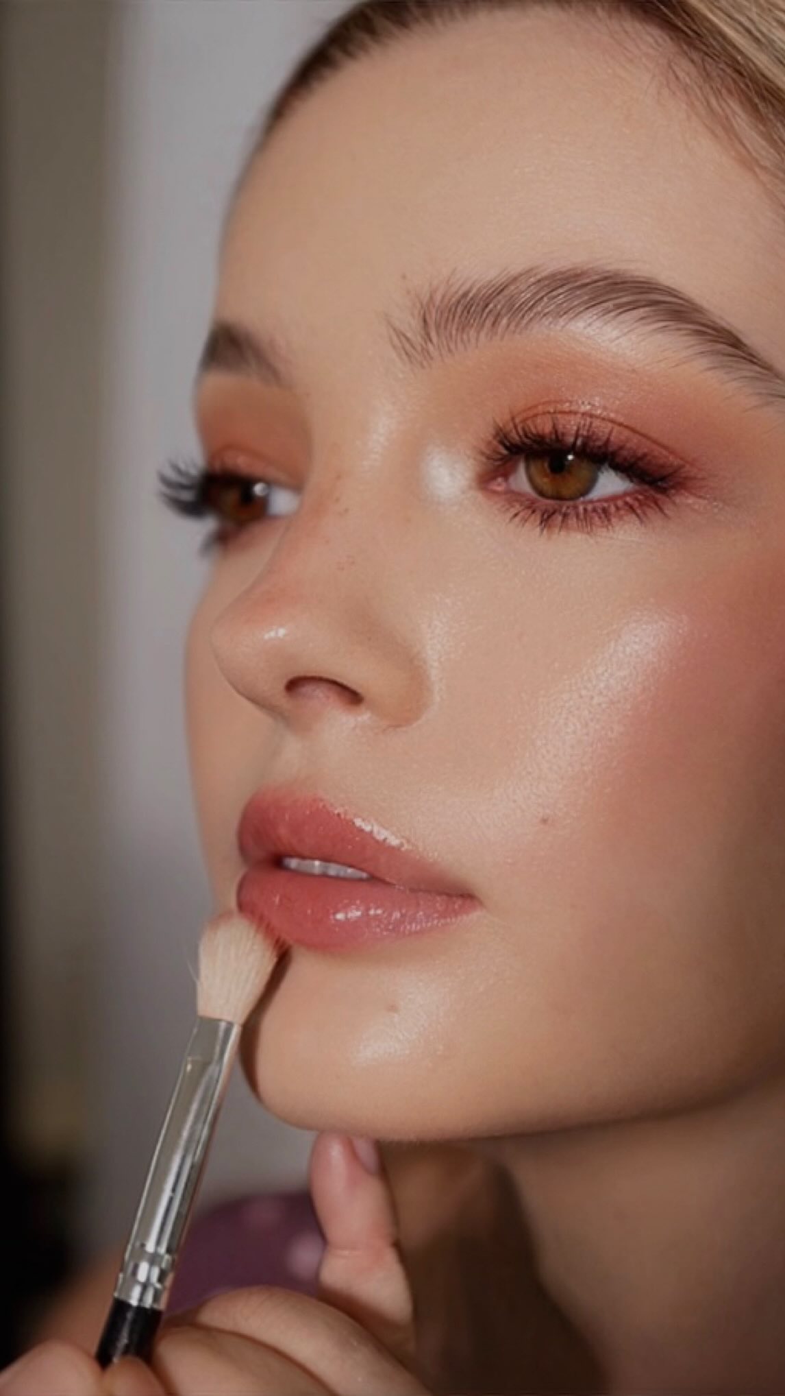 Soft glam, sharp details for the beautiful @iitsanyax by @hannah_hughes_muse 🤍✨