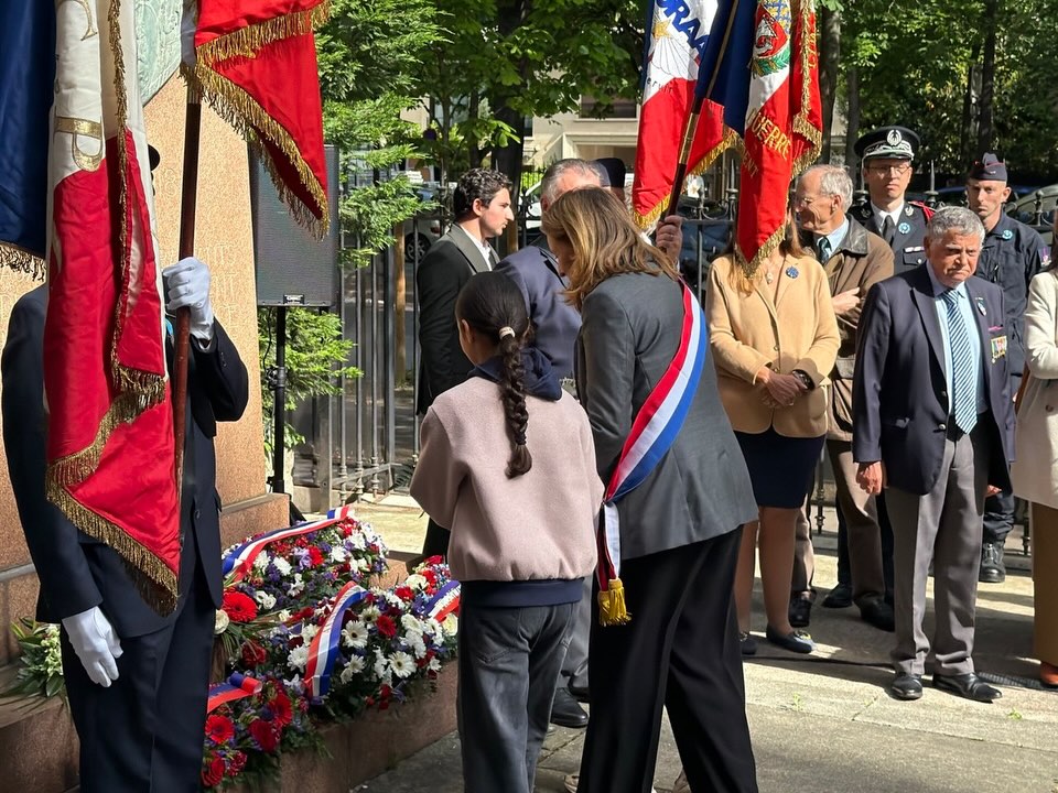 Dans le cadre de la célébration du 81ème anniversaire de la Victoire du 8 mai 1945, nous nous sommes réunis à la Mairie du 16ème arrondissement pour rendre hommage à celles et ceux qui se sont battus pour la liberté et la paix.
Leur courage et leur sacrifice nous rappellent l’importance du devoir de mémoire et la défense de nos valeurs républicaines. 🇫🇷
#Circo7514 #Paris16