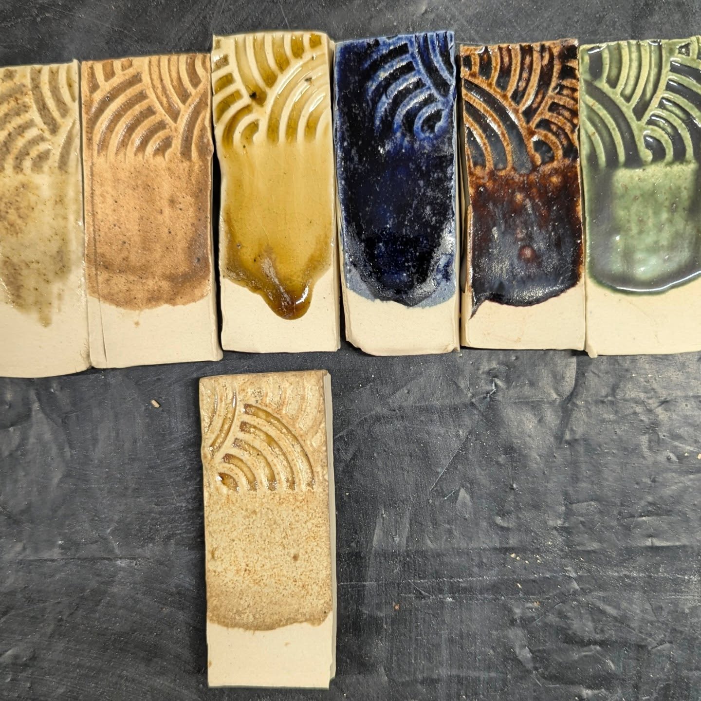 Endless experimenting is a natural part of pottery and one of the many reasons I love it. Glazes made from unwashed wood ash. A thoughtful gift from a pottery friend. 🧡
#woodashglaze #SunshineCoastpotteryartist #glazeexperiments #potterycommunity