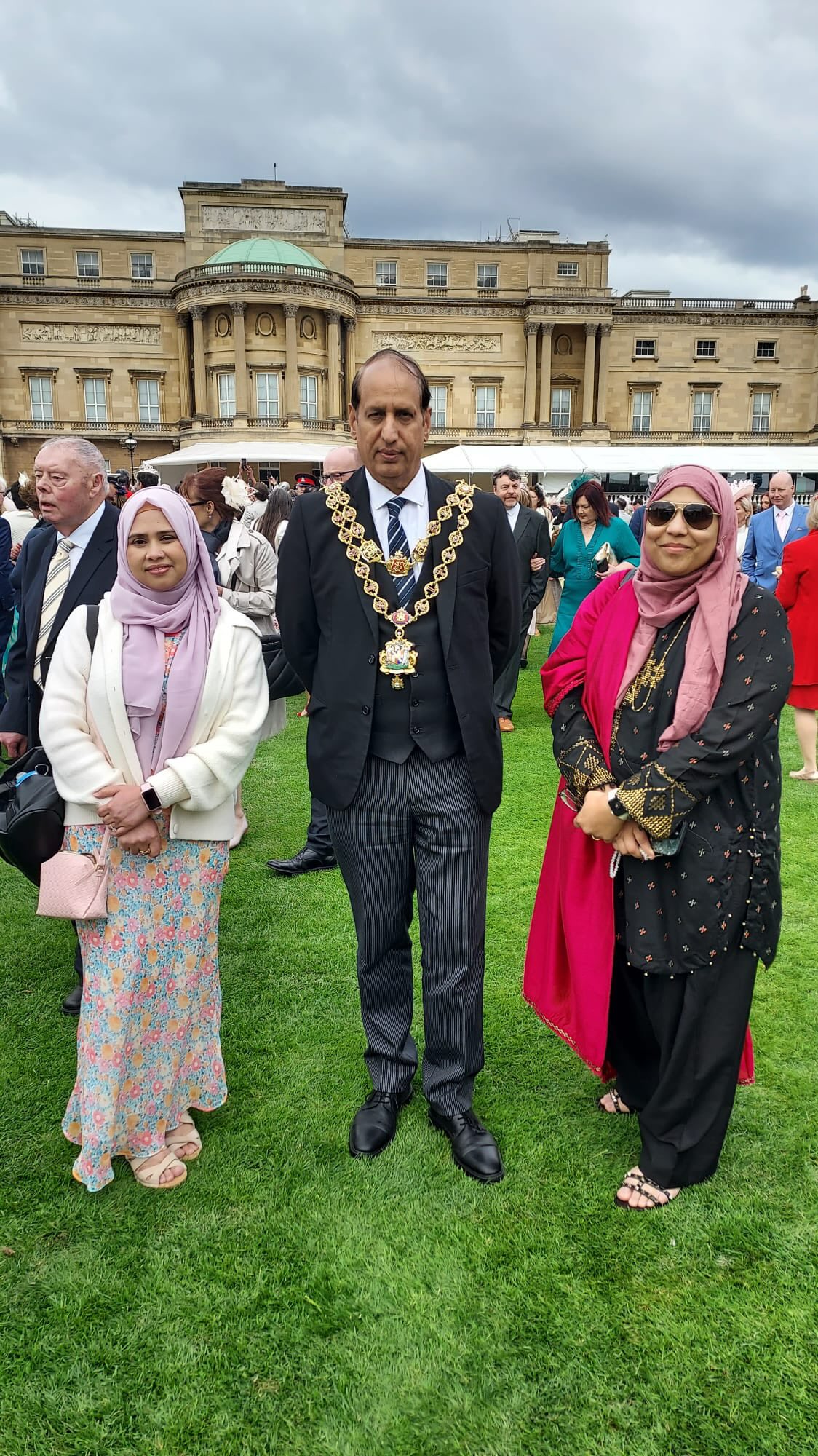 What an incredible honour for Saathi House to be invited to a Garden Party at Buckingham Palace in recognition of receiving The King’s Award for Voluntary Service 👑🌿
This special day was a celebration of the dedication, compassion and hard work of our amazing volunteers, staff, supporters and community. Receiving the highest award given to local voluntary groups in the UK is something we are deeply proud of, and being welcomed to Buckingham Palace made the moment even more memorable.
We are grateful to everyone who has supported our journey and helped us continue making a difference in the lives of those we serve 💙
#KingsAwardForVoluntaryService #BuckinghamPalace #GardenParty #SaathiHouse #KAVS