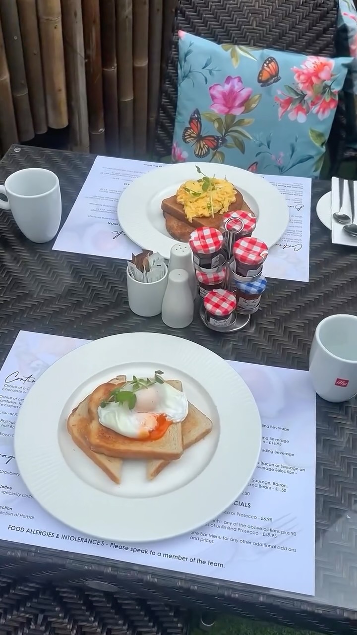 Join us 7 days a week and enjoy your morning favourites on our stunning terrace in the heart of Chester. From a hearty Full English to avocado on toast, eggs your way and everything in between, our breakfast menu has something for everyone. 🥑✨
Trust us when we say… our terrace is one of Chester’s best breakfast spots in the city. 🏨☕️
Who’s joining us for breakfast this week? 👀
#BreakfastInChester #ChesterBreakfast #TerraceDining #VisitChester #FullEnglish AvocadoOnToast ChesterEats IndependentHotel BreakfastGoals