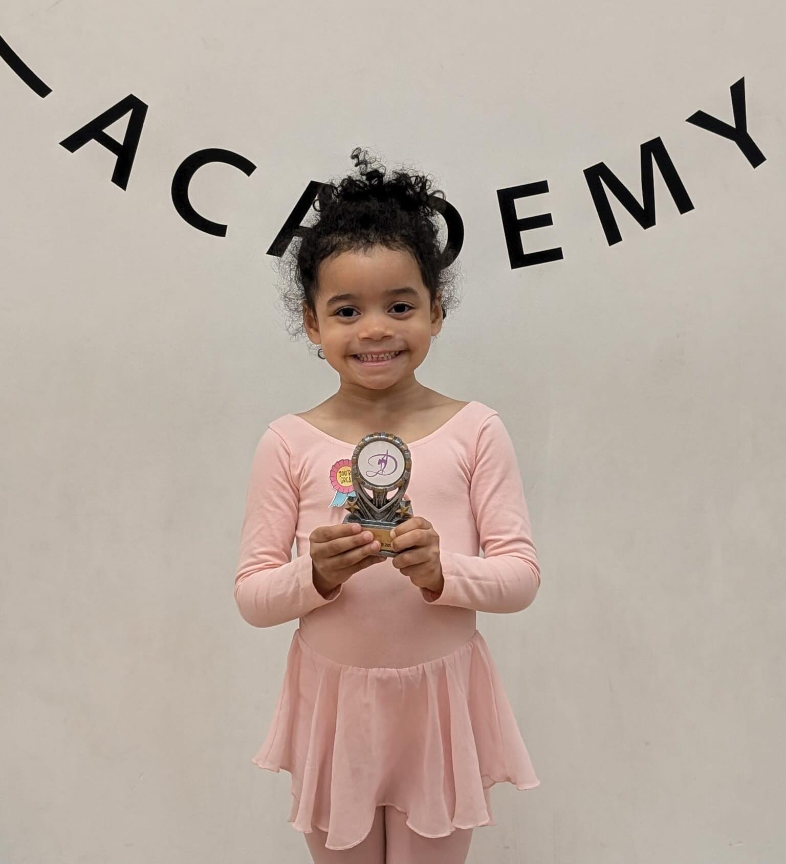 🥰🥹Congratulations to this little firecracker that graced us with her first dance steps this year, Kaeda, on being our ‘April Dancepirations Inspiration’! 👏🏻⭐️💜
As soon as Kaeda entered our doors we knew she was going to be something special. She walked right in ready to learn with a huge smile on her face. Her work ethic is far beyond her years and we cannot wait to see the future has for this star! She reminds us so much of our beautiful senior dancer, Aaliyah (and looks like her lol), what a great role model to have.
Kaeda has been offered a spot on our intro to comp team next season! Congratulations baby doll!! She also has the sweetest little sister who watches each week and gets inspired by her big sister !! 🥹