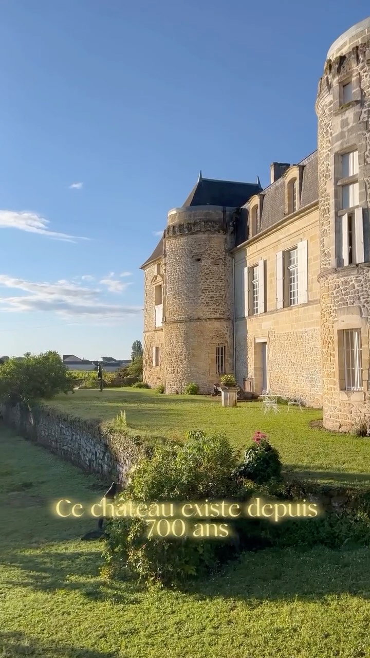 Château de Lescours, 700 ans d’accueil et de rencontres
***
Château de Lescours, 700 years of hospitality
#saintemilion #vineyardstay #frenchchateau #slowluxury #winehotel