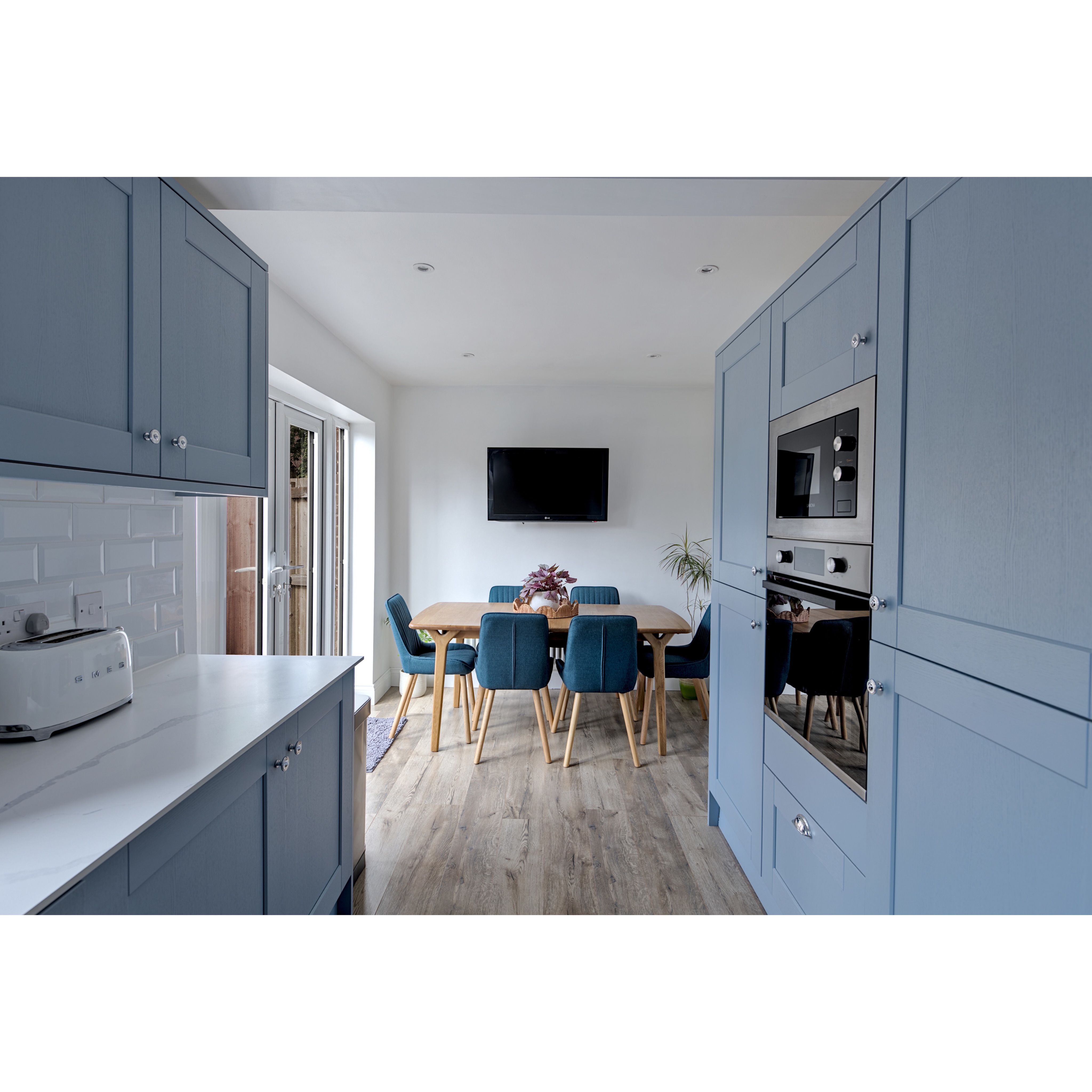 Love the blue in this kitchen - life needs more colour 📸
#propertyphotography #hertfordshire #kitcheninspo #interiordesign