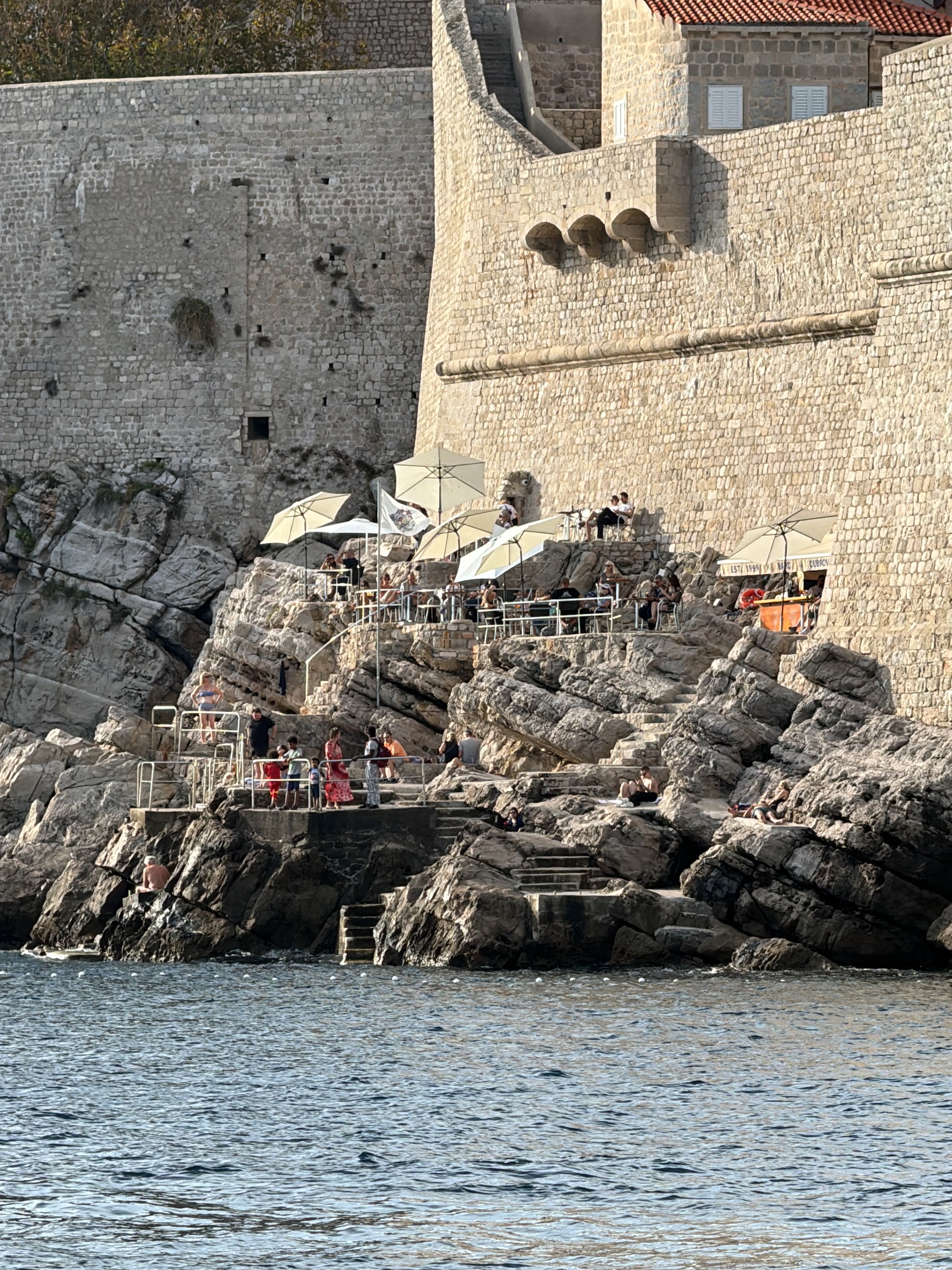 You’ve never experienced a sunset like this… hidden through a tiny doorway in Dubrovnik’s ancient walls, Buža Bar feels like one of Croatia’s best-kept secrets. 🌅
Cliffside views. Crystal-clear Adriatic water. Golden hour that makes the entire city glow.
This is the kind of spot you find once… and think about forever.
Hang with Live Travel Vibe and we’ll show you more unforgettable spots just like this ✈️
.
.
.
#croatia #croatiatravel #goldenhour #sunsetvibes #sunsets