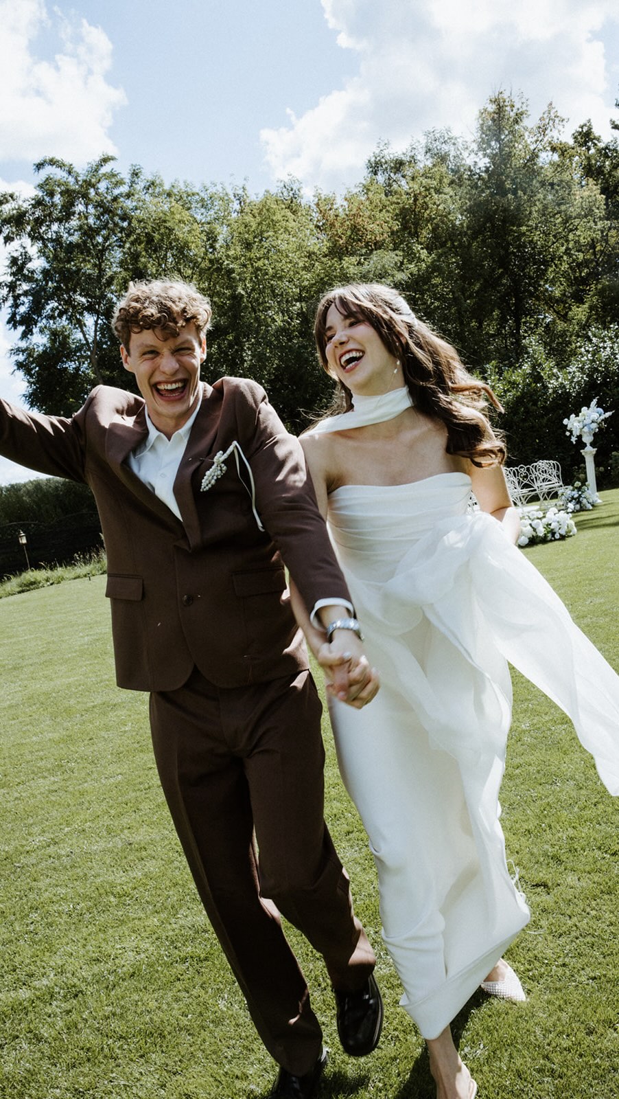 When the couple is magic!
Planning & Creative Direction @momentfest.de
Location @villafuchs_friederikenhof
Video @weddings_by_a.studios
Florals @junosbloom
Model Couple @liviandteo
Officiant @sarahspricht.de
Bridal Store @goldelsebridal
Dress @andrea_hawkes_bridal
Papeterie @andreadis__papeterie
Jewelry @jeongachoiberlin