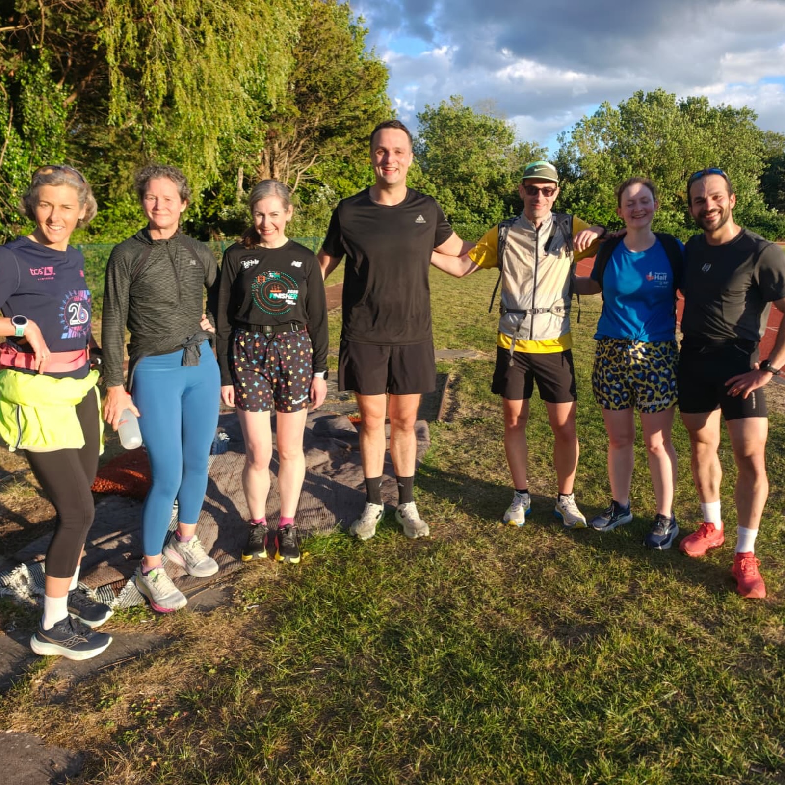Great work from our intervals crew last night! Thanks so much to Jit, Ed & Monty for hosting our sessions.
.
Meet us at Kiss the Hippo, Fulham Pier, tomorrow at 6.45pm for our social club run!
.
#runningclub #runnersofinstagram #socialrunning #intervals #runsquad
