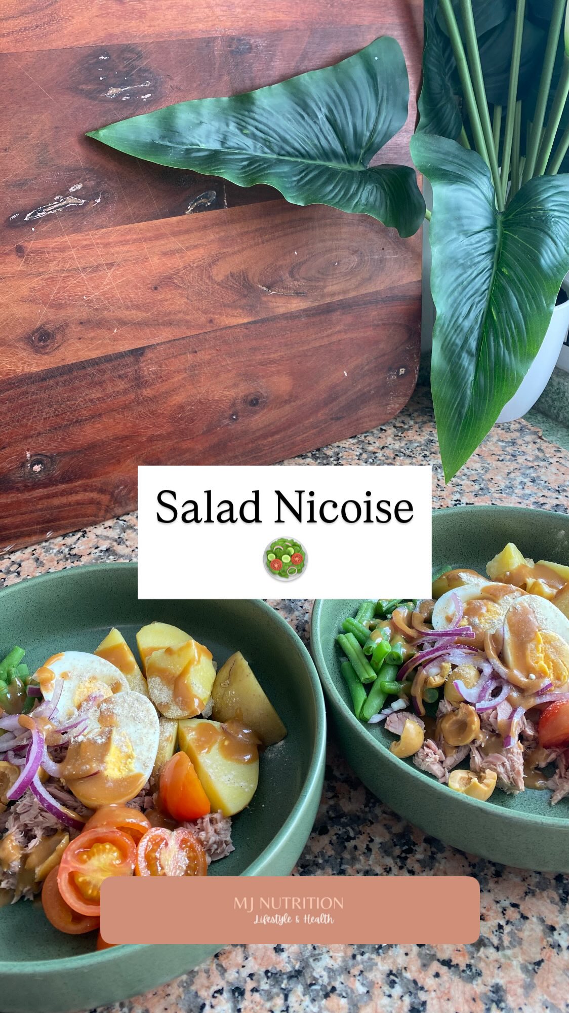 🥗 I love a salad Nicoise & have been making versions of it for years.
It is a balanced lunch or dinner full of fiber, healthy fats, protein & carbohydrates.
🥔 Boiled potato (I love a baby potato 😘)
🫘 Green beans (thawed from frozen work great)
🍅Tomatoes (cheer or grape are soo sweet)
🥚 Boiled eggs
🐟 Tuna
🫒 Olives
🧅 Red onion
🫙 dress with mustard, oil & vinegar
🧂 salt & pepper to taste
#healthylifestyle #saladnicoise #mealprep #nutrition #eattherainbow