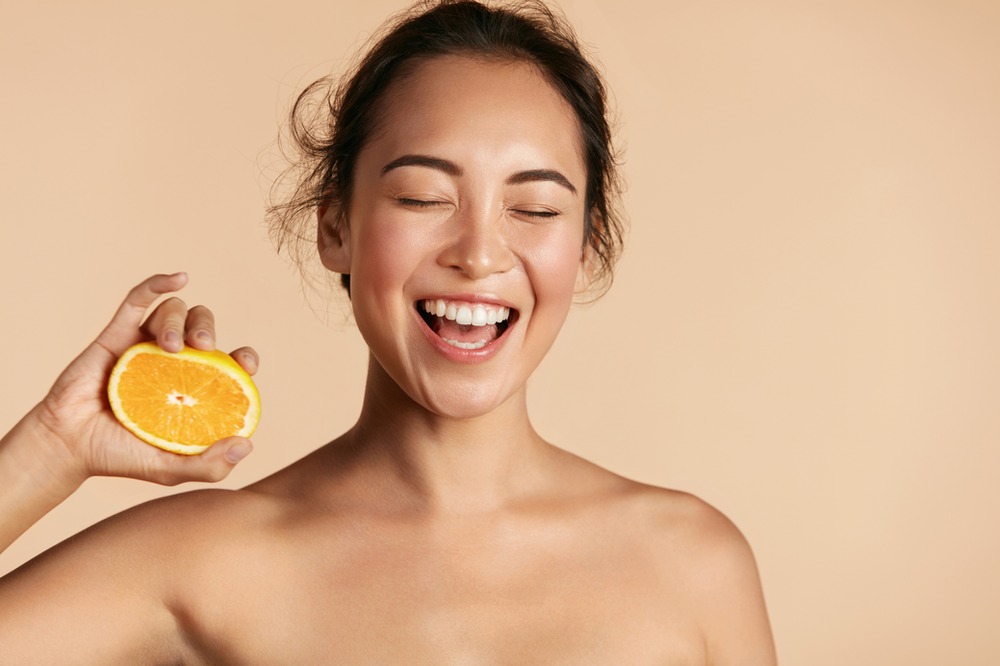 One of the most common questions about collagen supplementation is whether you need Vitamin C to make it work. In this blog I will break down the Facts, Myths & What Actually Matters Do you need Vitamin C with your collagen supplement? The short answer is no. There's a widespread belief that collagen supplements are useless without vitamin C because your body needs C to synthesize collagen. While this is true for collagen synthesis in your body, it's a misunderstanding of how supplemental...Read the full article at the link in bio.
#ketocoachsouthafrica #ketonutrition #ketosouthafrica #ketonutritionist #weightloss #ketodiet #lowcarbsouthafrica #ketocommunitysouthafrica #ketodietsouthafrica