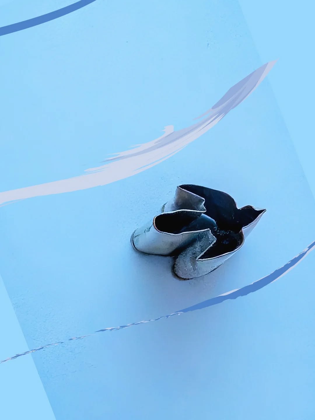 チチチとつばめのさえずりが
聞こえる季節。
もう巣立ちの季節?
ビュンビュン飛んてますね。
和菓子の抜き型の燕さん。
今年の夏も暑そうですね。
つばめの抜き型(大きさ約2センチ)
#和菓子 #昔の道具 #和菓子意匠石原商店
