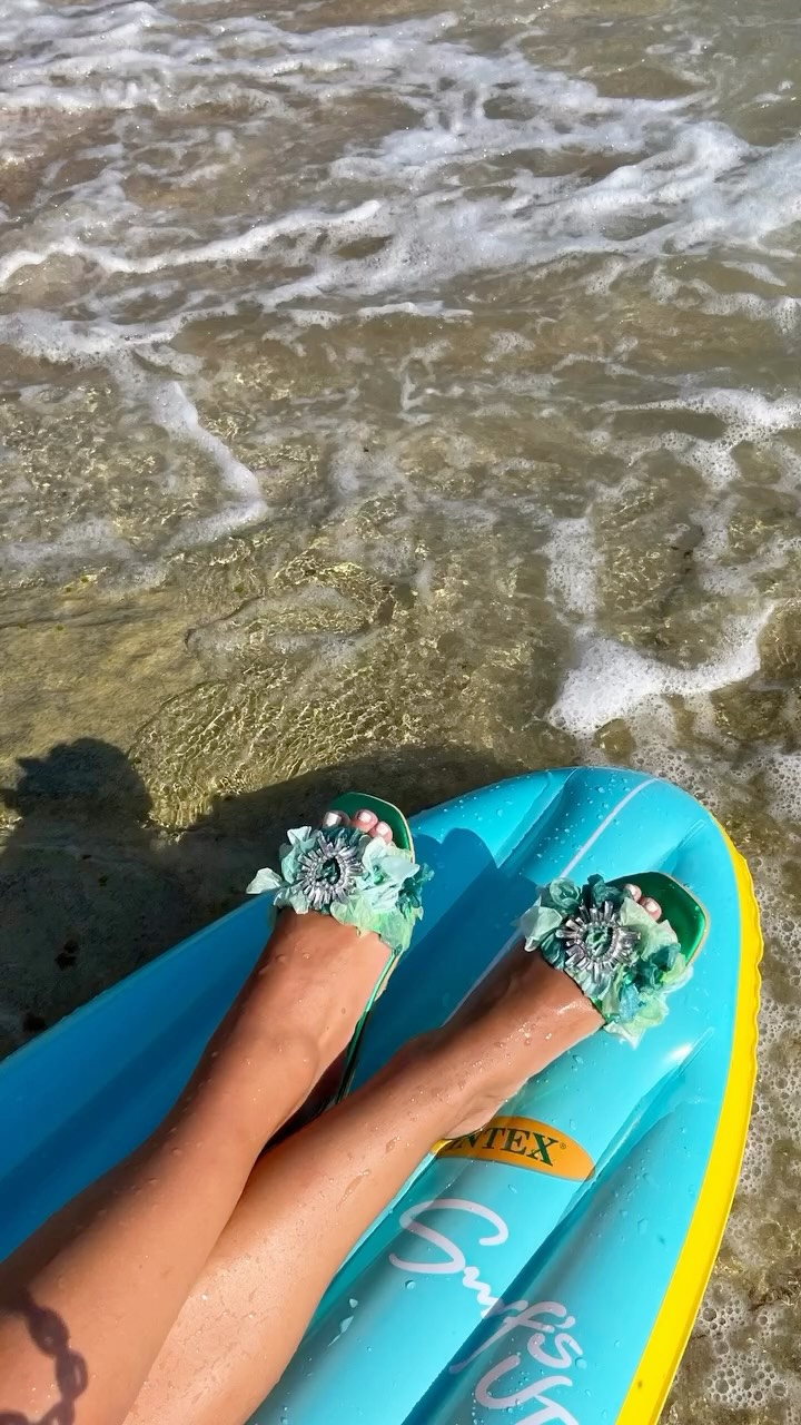 Emerald satin, crystal details, and the kind of elegance that turns summer into a statement. ✨
💚Shop our HEART sandals online at SIBYLLADELPHICA.COM or via link in bio👍
#LuxurySandals #ResortWear #SibyllaDelphica #SummerMuse #HandmadeLuxury