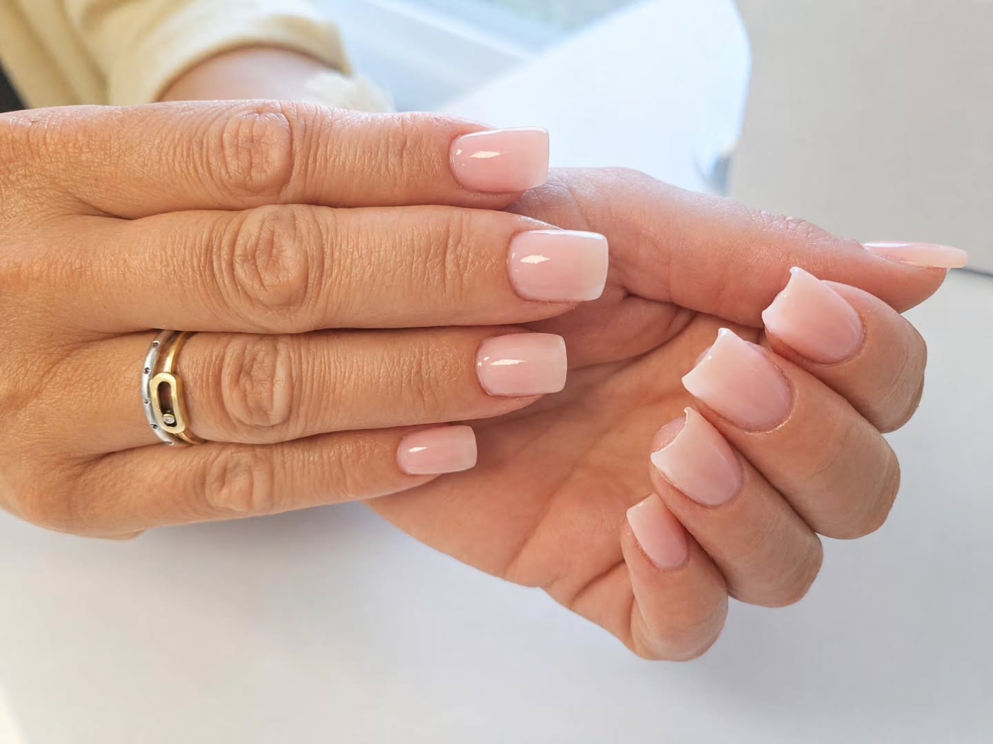 ✨ Sublimez votre style avec ces capsules américaines 💅, carrées et minimalistes. Parfaites pour un look chic ✨ et affirmé, ces ongles Baby Boomer subliment chaque détail 💖. L’élégance à votre portée ✨
#Babyboomer ##capsuleamericaine #Ajaccio