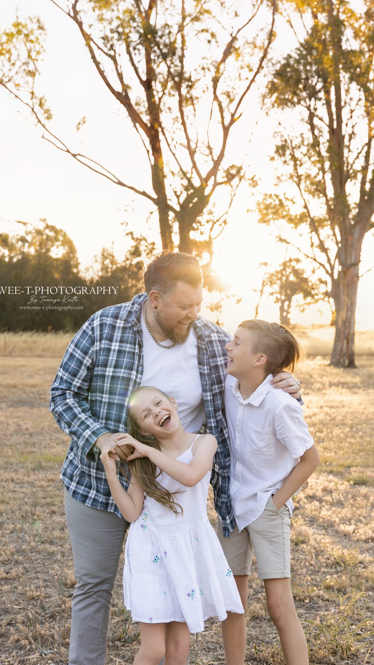 Beautiful sunset family session.
🤩 Secure your golden hour family session by clicking the link below and getting in touch. 👇
Mention SAVE15 to receive 15% off your session.
https://www.swee-t-photography.com/familysunsetsessions
© 2025 Swee-t-Photography Barossa’s Newborn Photographer
https://www.instagram.com/swee.t.photography/
#barossafamilyphotographer #barossafamilyphotography #barossasunsetsession #bluehourphotography