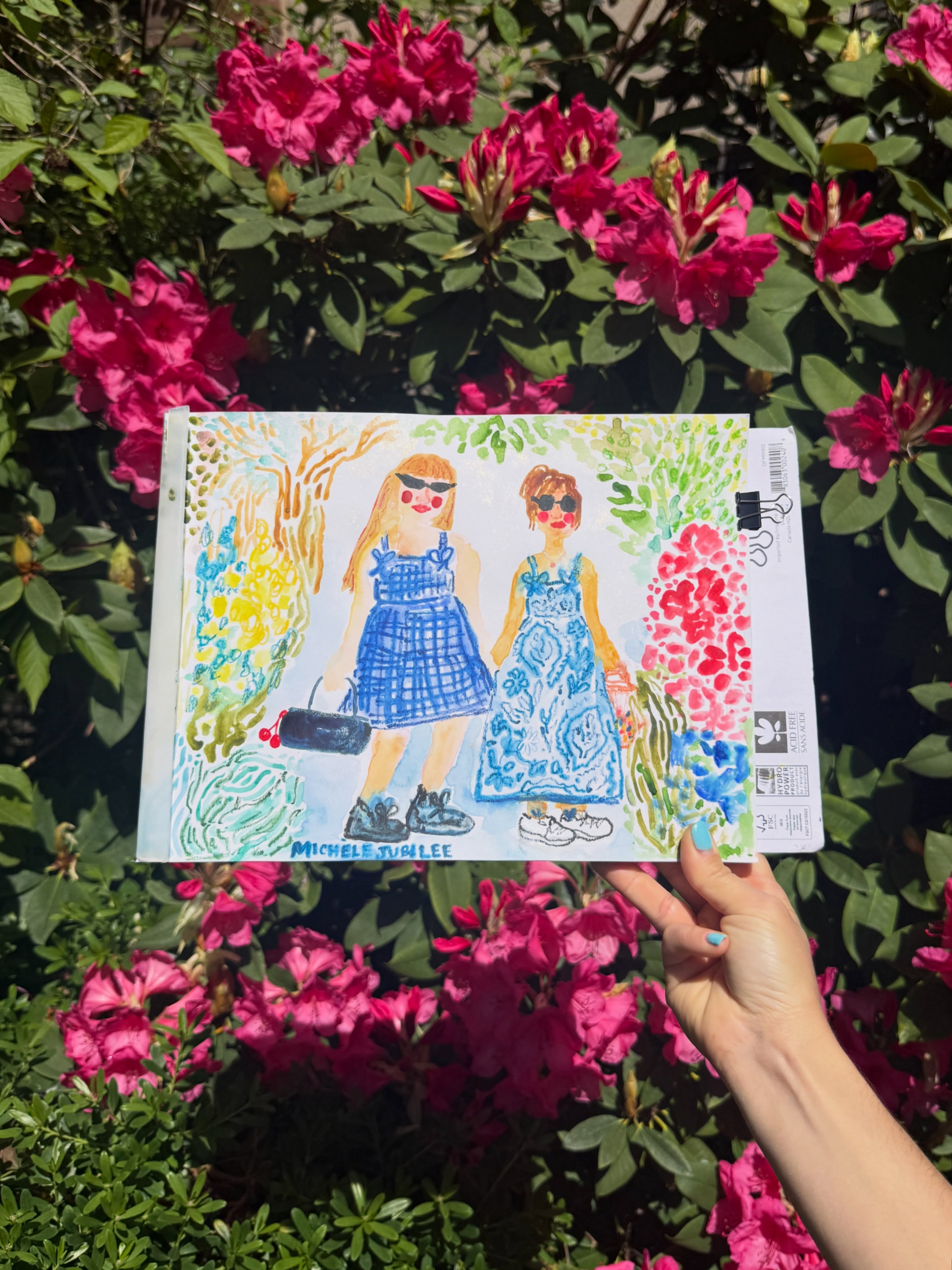 Art date with @nurshojaiart ✨ I illustrated our walk through the West End 🌺🌻🍃🌱
This is your sign to go paint outside ~ and a note to myself to do it MORE 🤩
Isn’t it fun when you match but don’t even plan to??