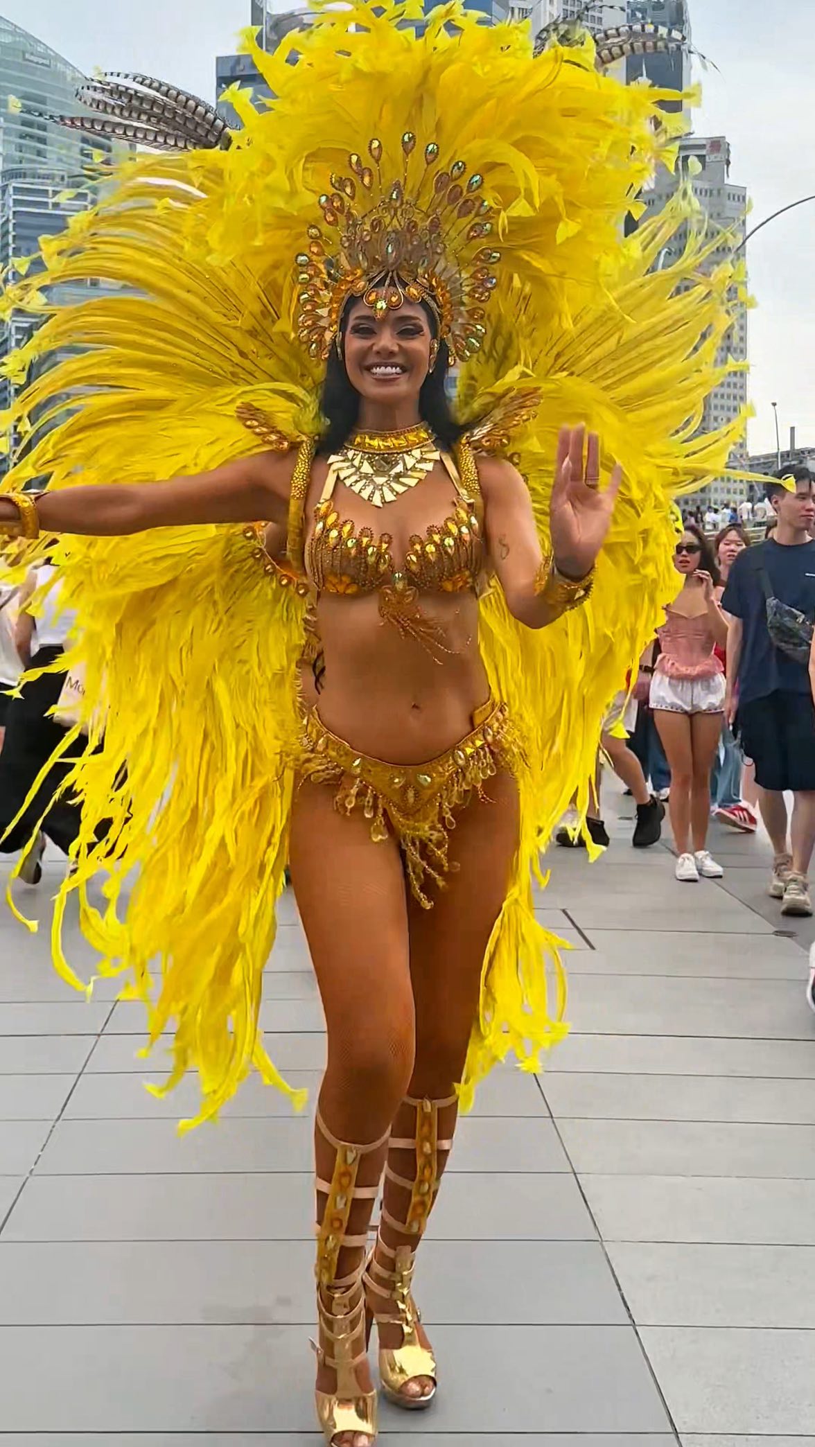 Causando escândalo em Singapura! #samba #brazilianfantasy #carnaval #passistas #dança