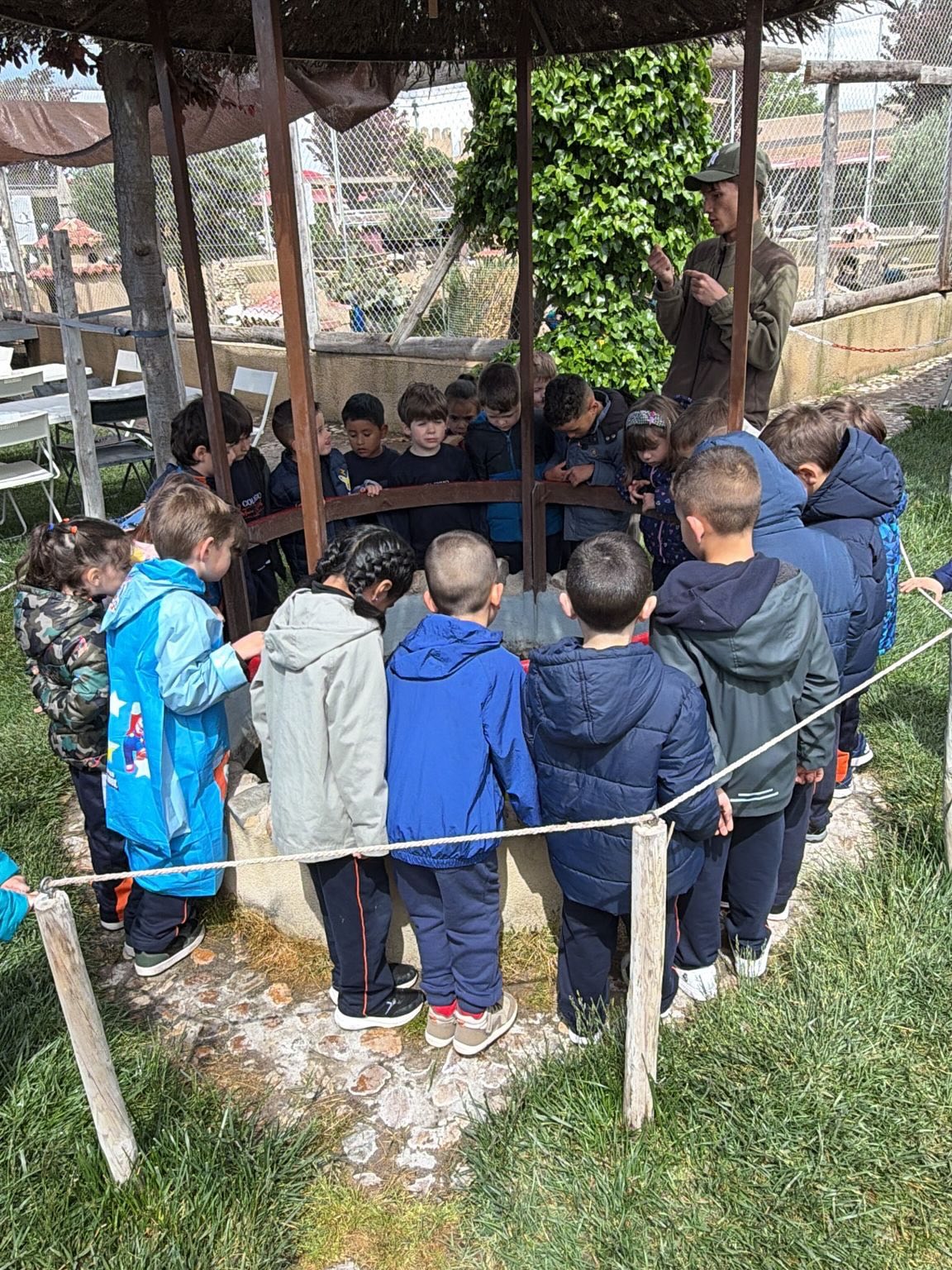 Los alumnos de Educación Infantil del Colegio Antonio Machado disfrutan de su excursión a La Era de las Aves. #salamanca #educacioninfantil #yosoydelmachado