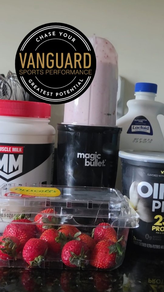 Need something quick before a training session but short on time? Have another session coming up after a tough workout and not sure how to properly refuel in between? Whatever the situation may be, this smoothie has you covered.
Built for performance and recovery, this smoothie provides the ideal balance of fast-digesting carbohydrates and high-quality, easily digestible protein to help replenish energy, support recovery, and prepare you for your next session—without leaving you feeling heavy, bloated, or sluggish.
The main focus here is simple:
• Easily digestible protein sources to support muscle recovery
• Quick-digesting carbohydrates to rapidly restore energy levels
• Minimal fats to keep digestion efficient and prevent unnecessary fatigue before training
When athletes are training multiple times a day, digestion speed and nutrient availability matter. Choosing foods that digest efficiently allows the body to absorb the nutrients it needs without placing extra stress on recovery or causing discomfort heading into the next session.
Use this smoothie the next time you need a quick pre-session option, a fast recovery shake between workouts, or simply something convenient that still delivers real nutritional value.
Ingredients:
1 scoop protein ( of choice)
✔️ 1 cup fruit ( of choice)
✔️ 1 serving high protein Greek yogurt ( of choice)
✔️ 1–1.5 cups Fairlife Milk ( or milk of choice)
✔️ Optional add-ins for extra calories or performance
#SportsNutrition
#PerformanceNutrition
#AthleteFuel
#FuelYourPerformance
#fighter-approved